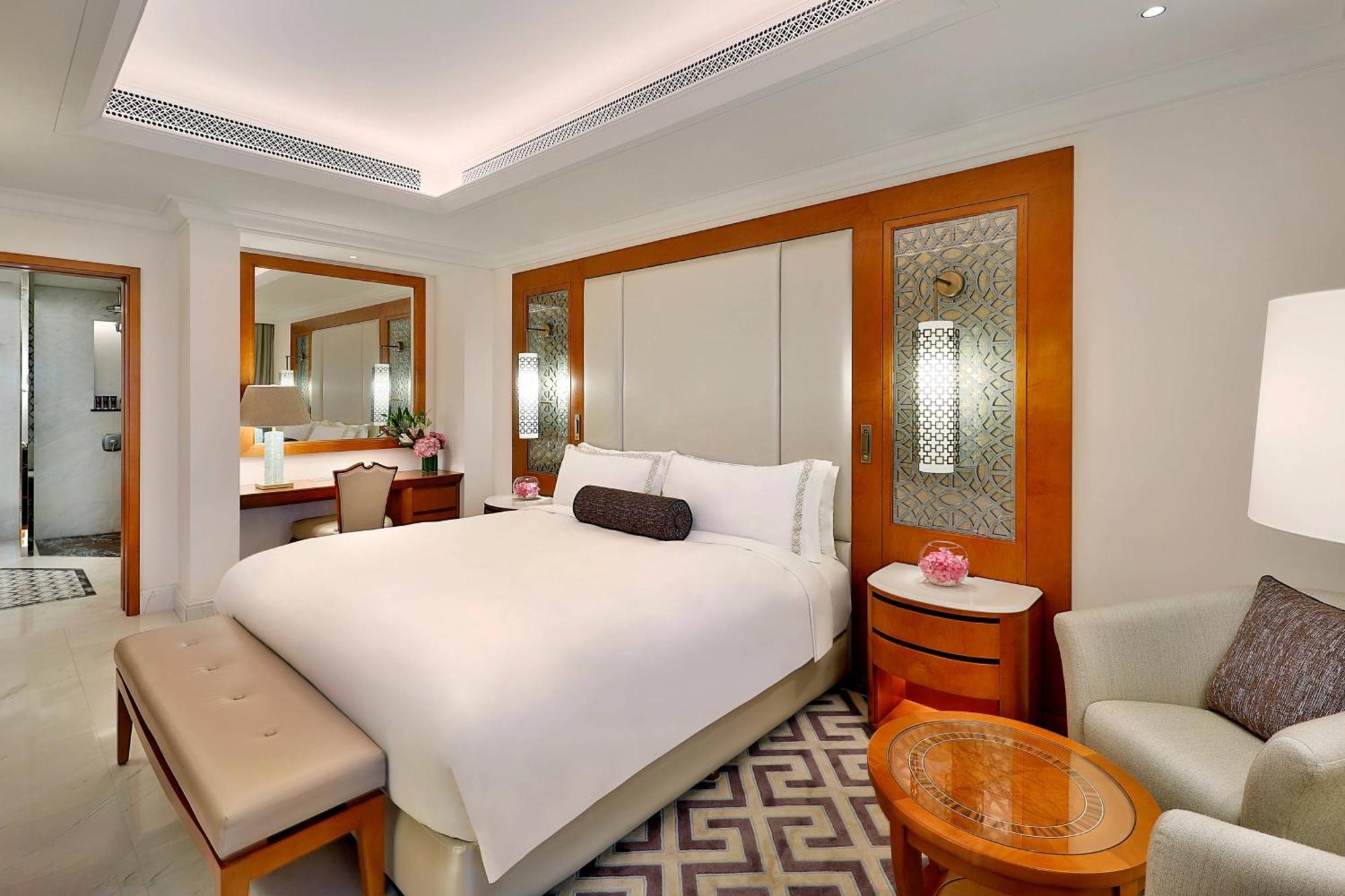 Executive Suite Sea View 1 Bedroom Suite 1 King Top floor,1622873256:JPEG