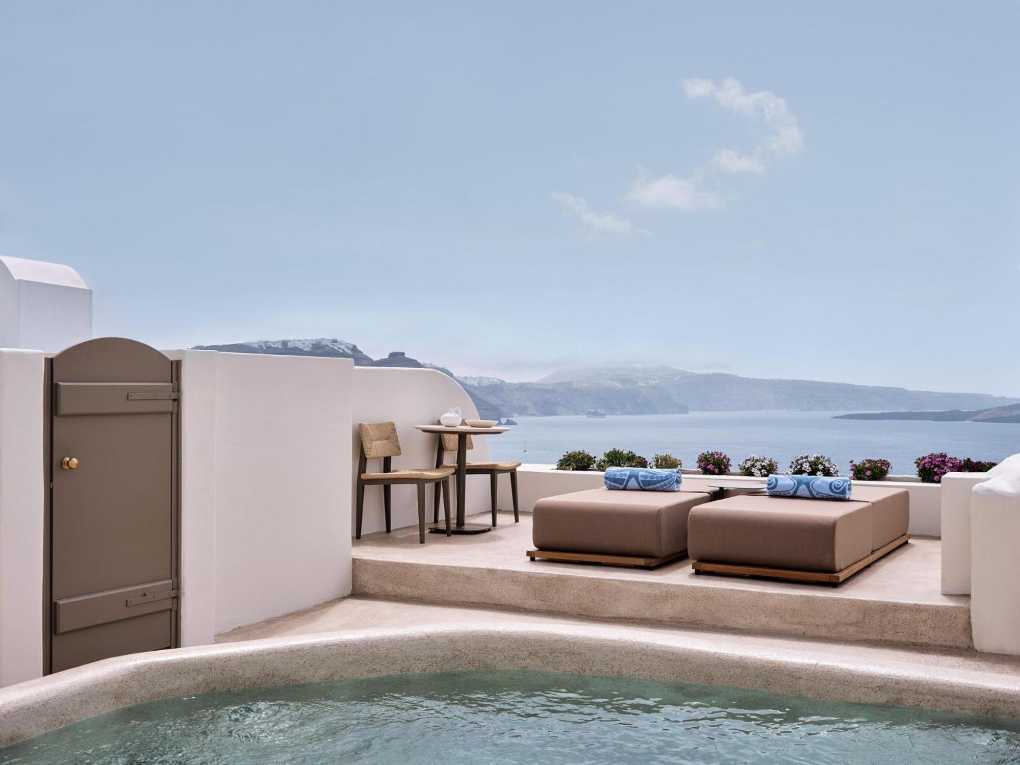 Executive Suite Plunge Pool Caldera View,1622873829:JPEG