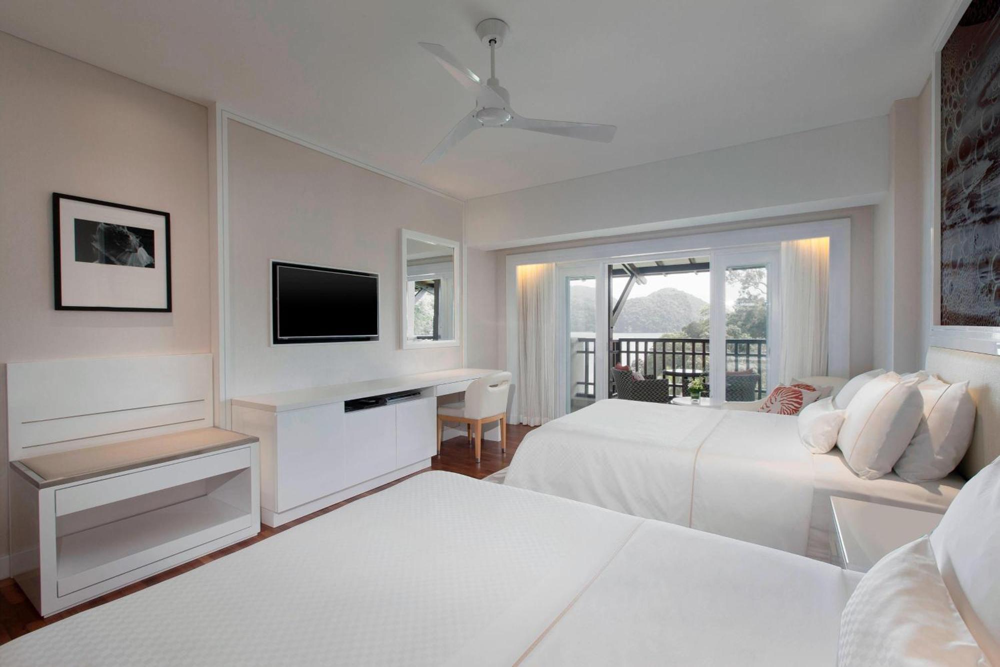 Twin Room Partial Ocean View