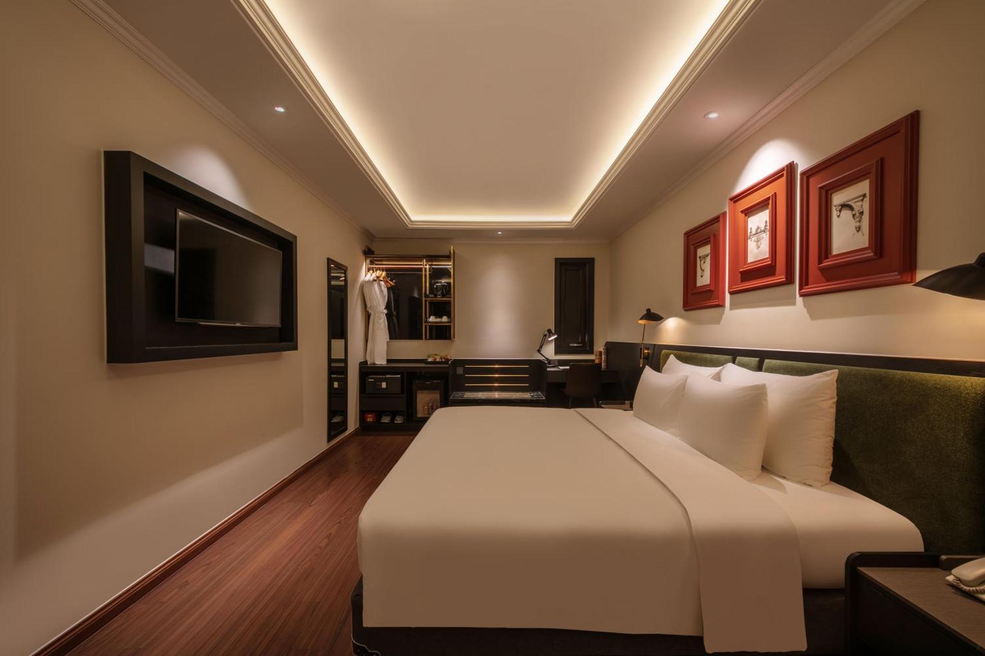 Deluxe Double Room Bathtub No window