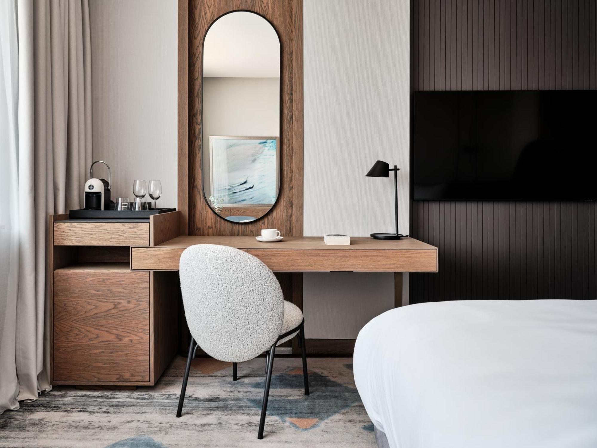 Standard King Room