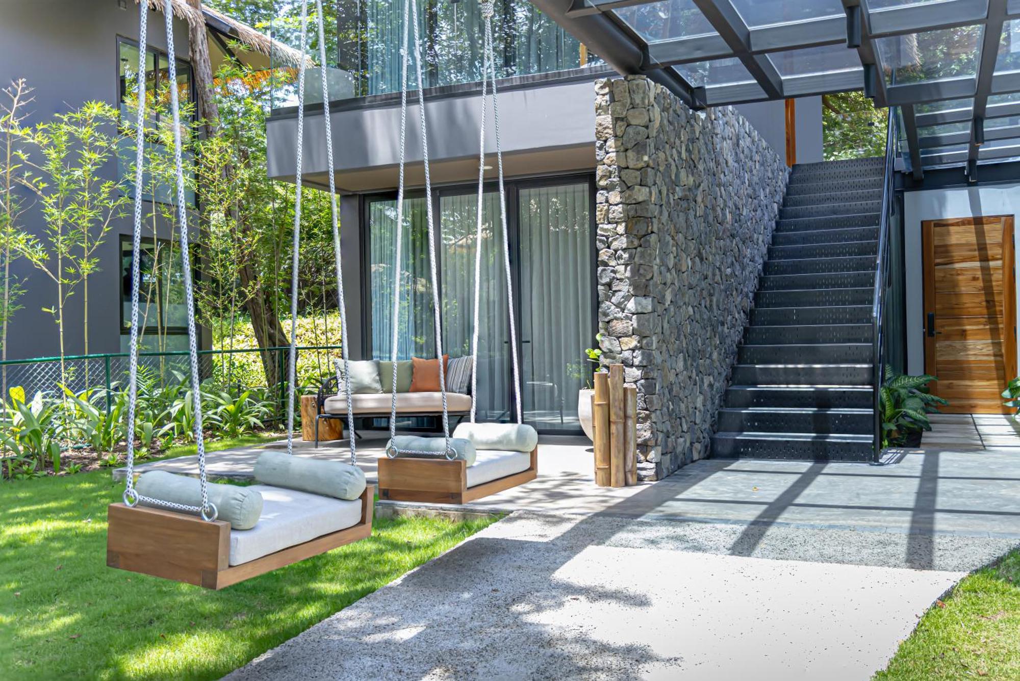 Four-Bedroom Villa Balcony Pool