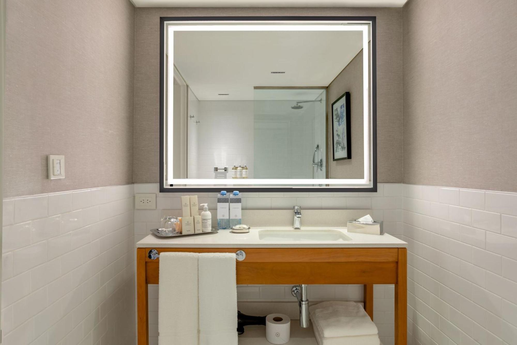 Superior Twin Room Pool Access