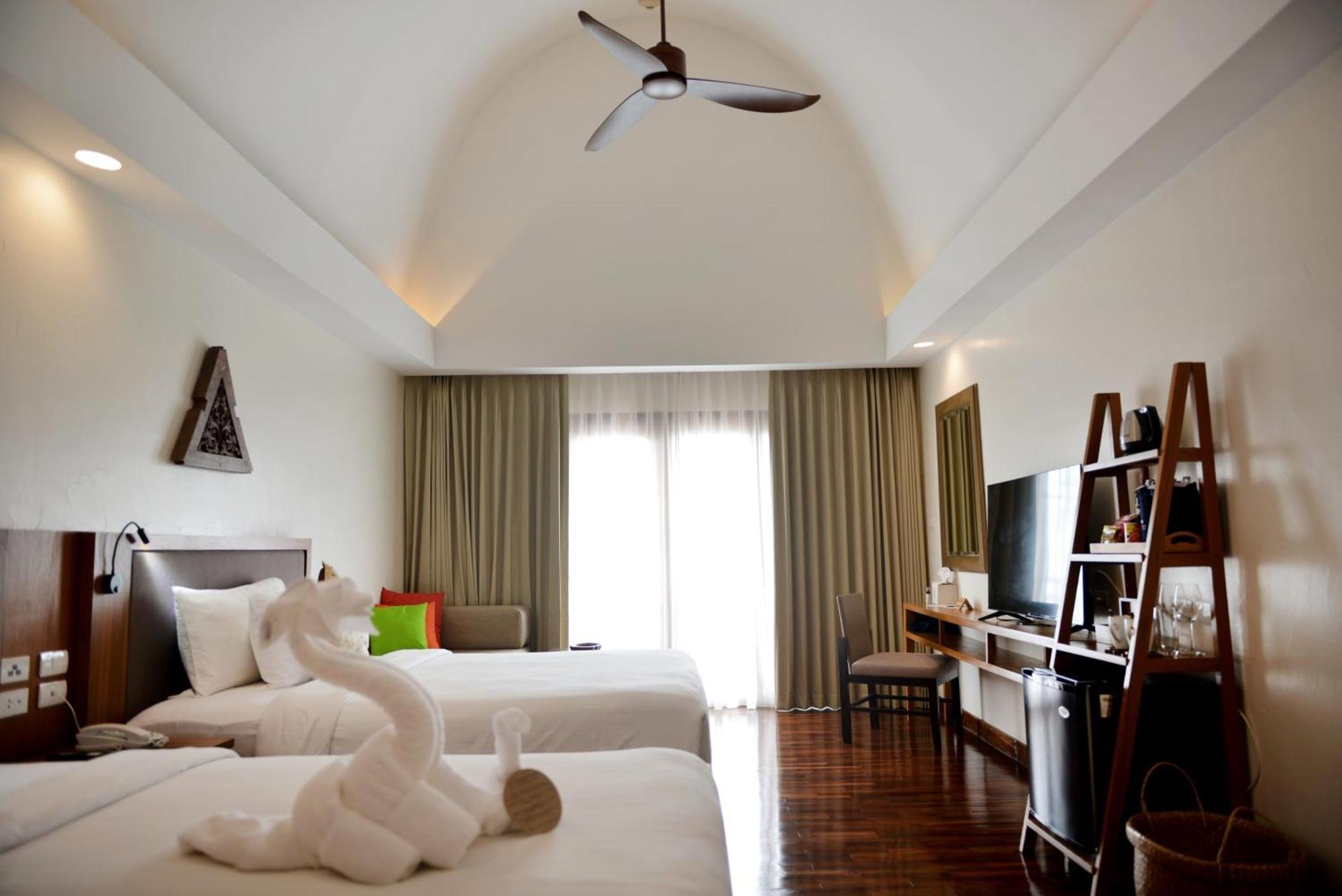 Tropical Room