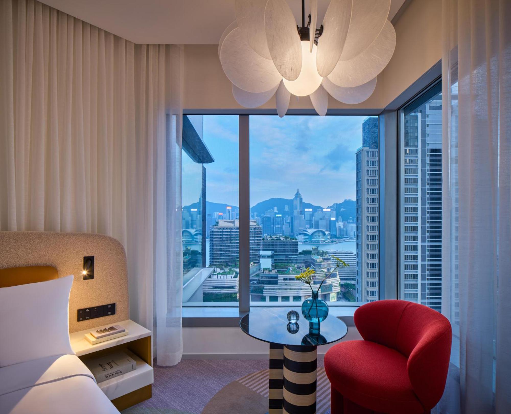 Signature Skyline King Room,1739998556:JPEG