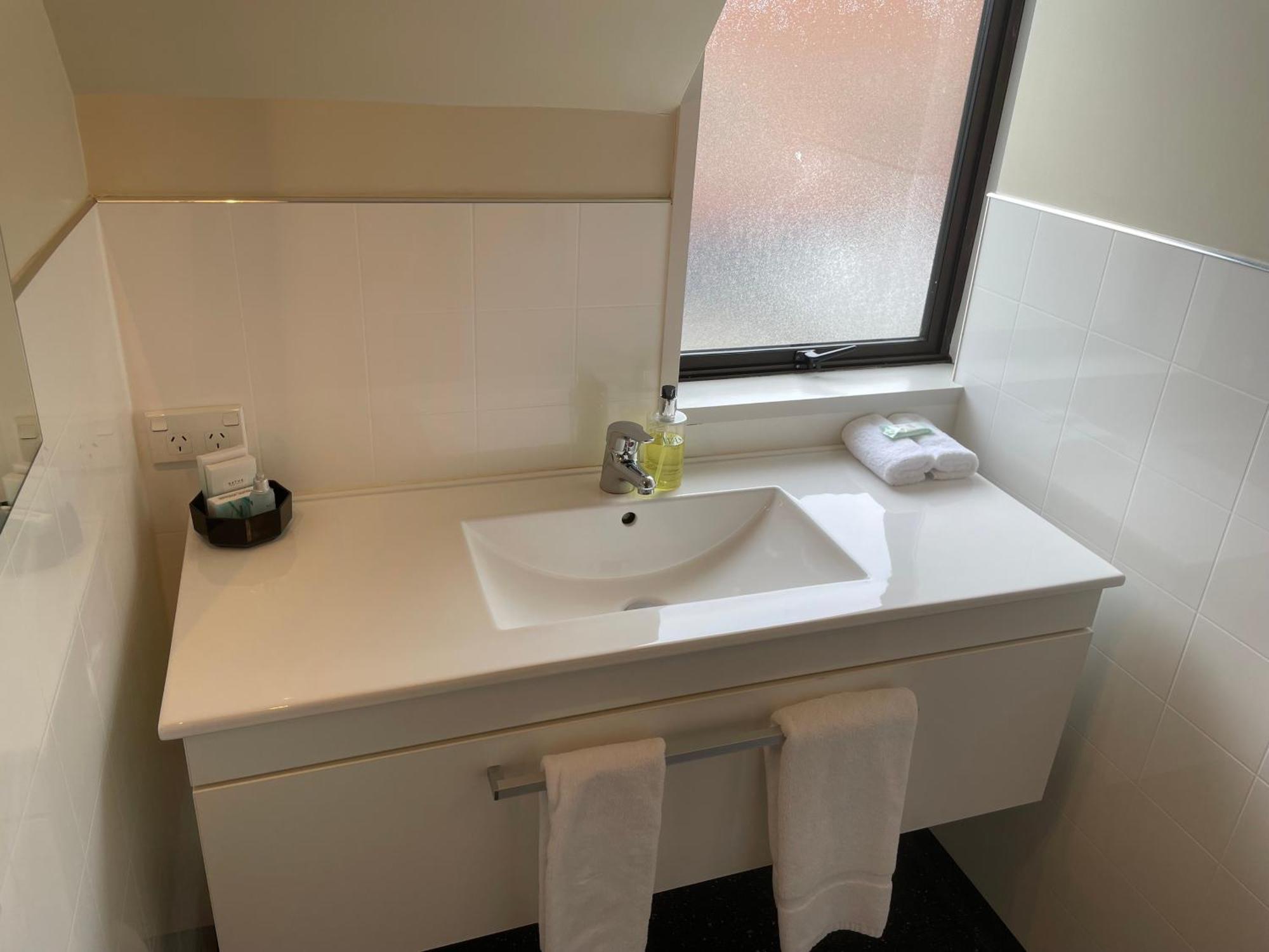 One-Bedroom Apartment - Top Floor,1625486637:JPEG