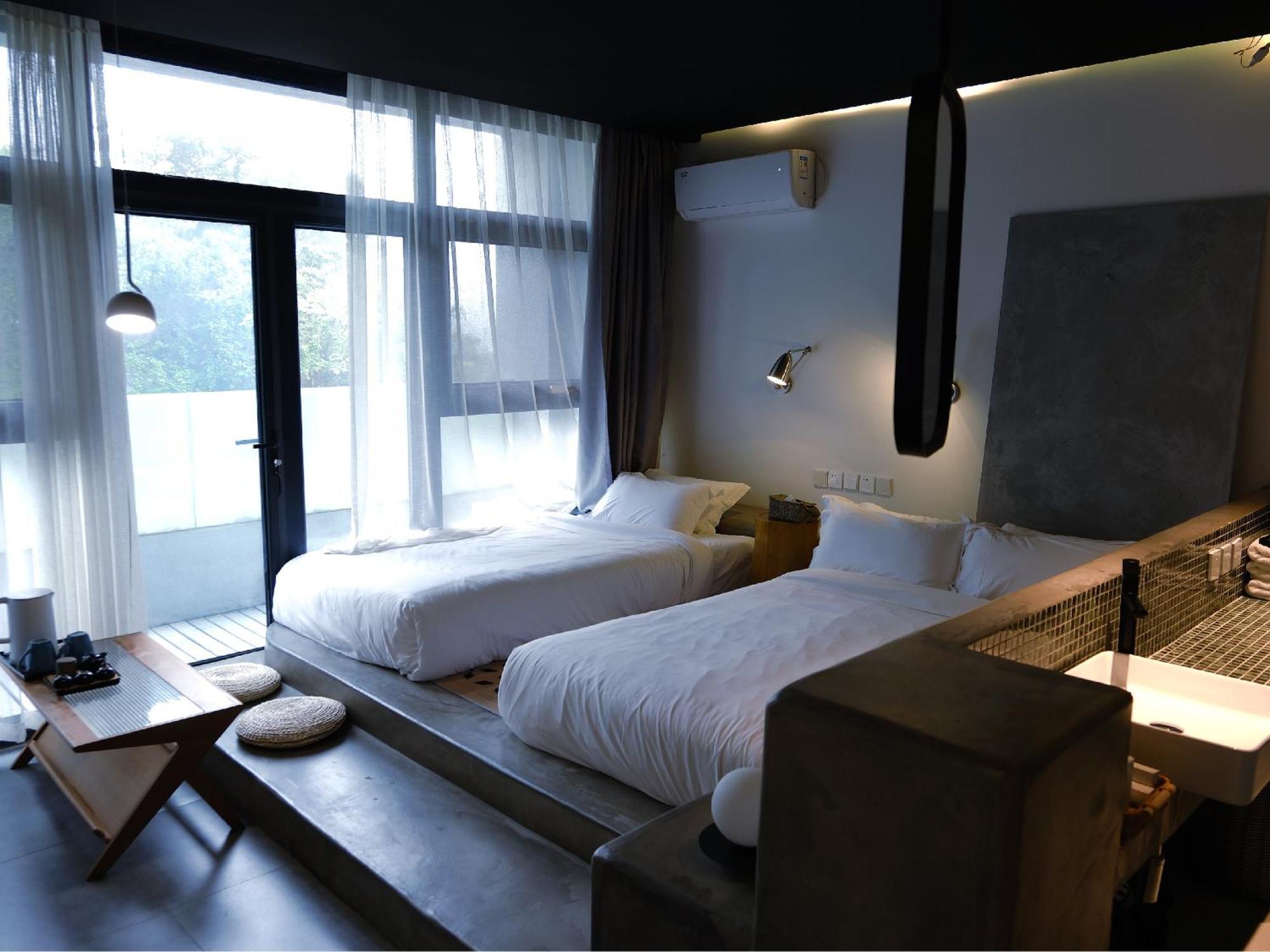Twin Room View of Great Wall
