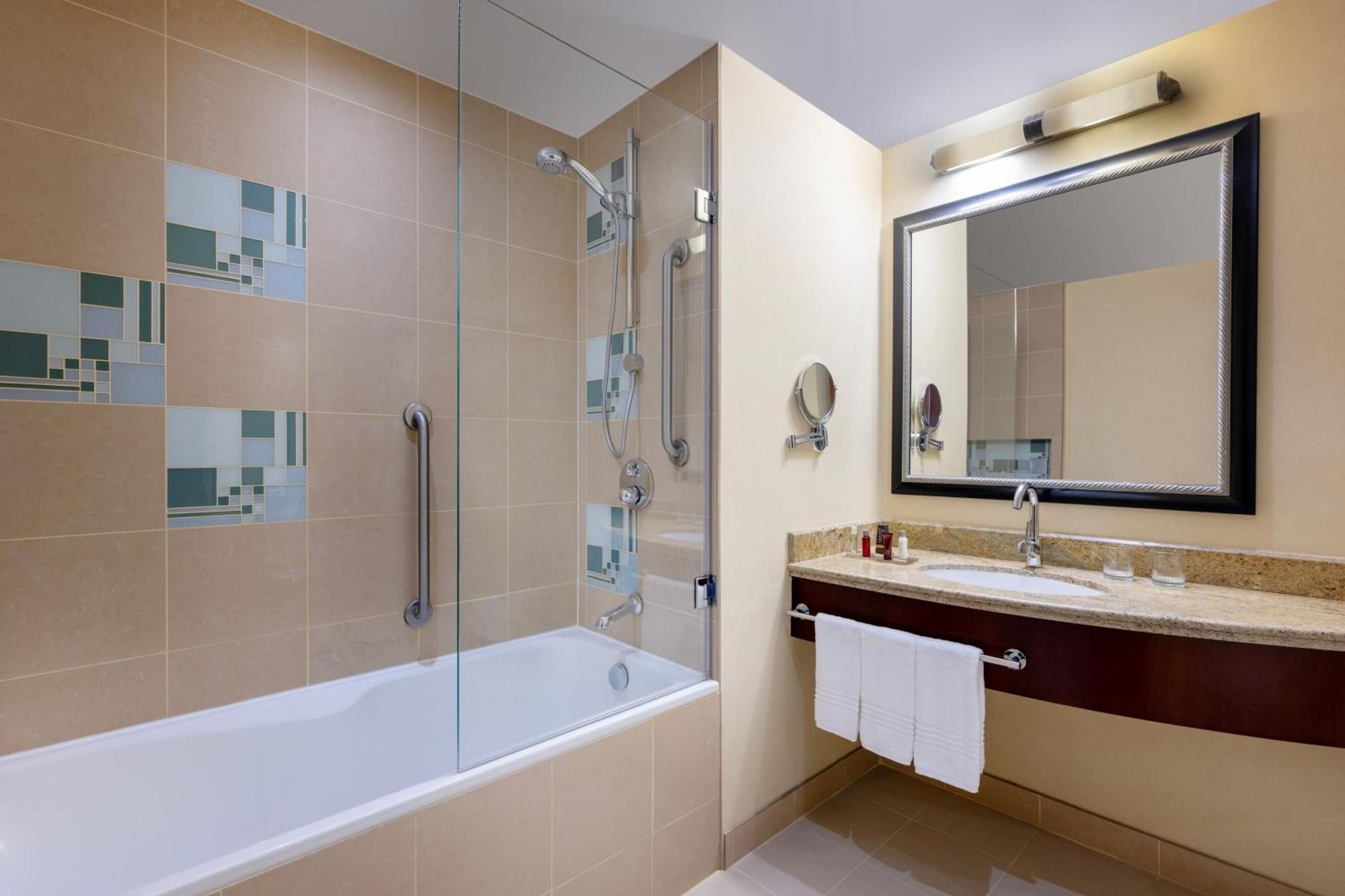 Family Twin Room Beach Access