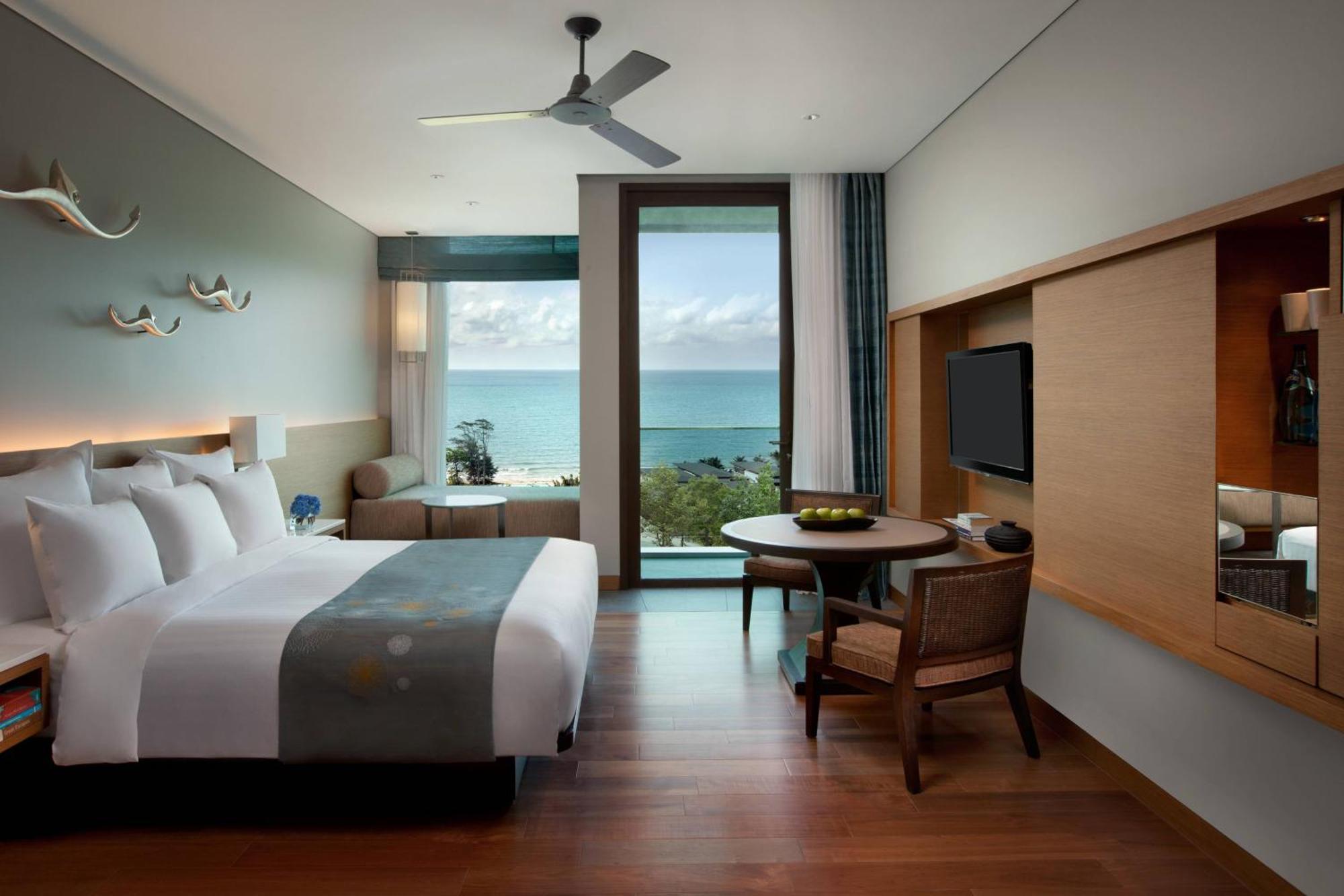 Deluxe King or Double Room Ocean View,1626365196:JPEG
