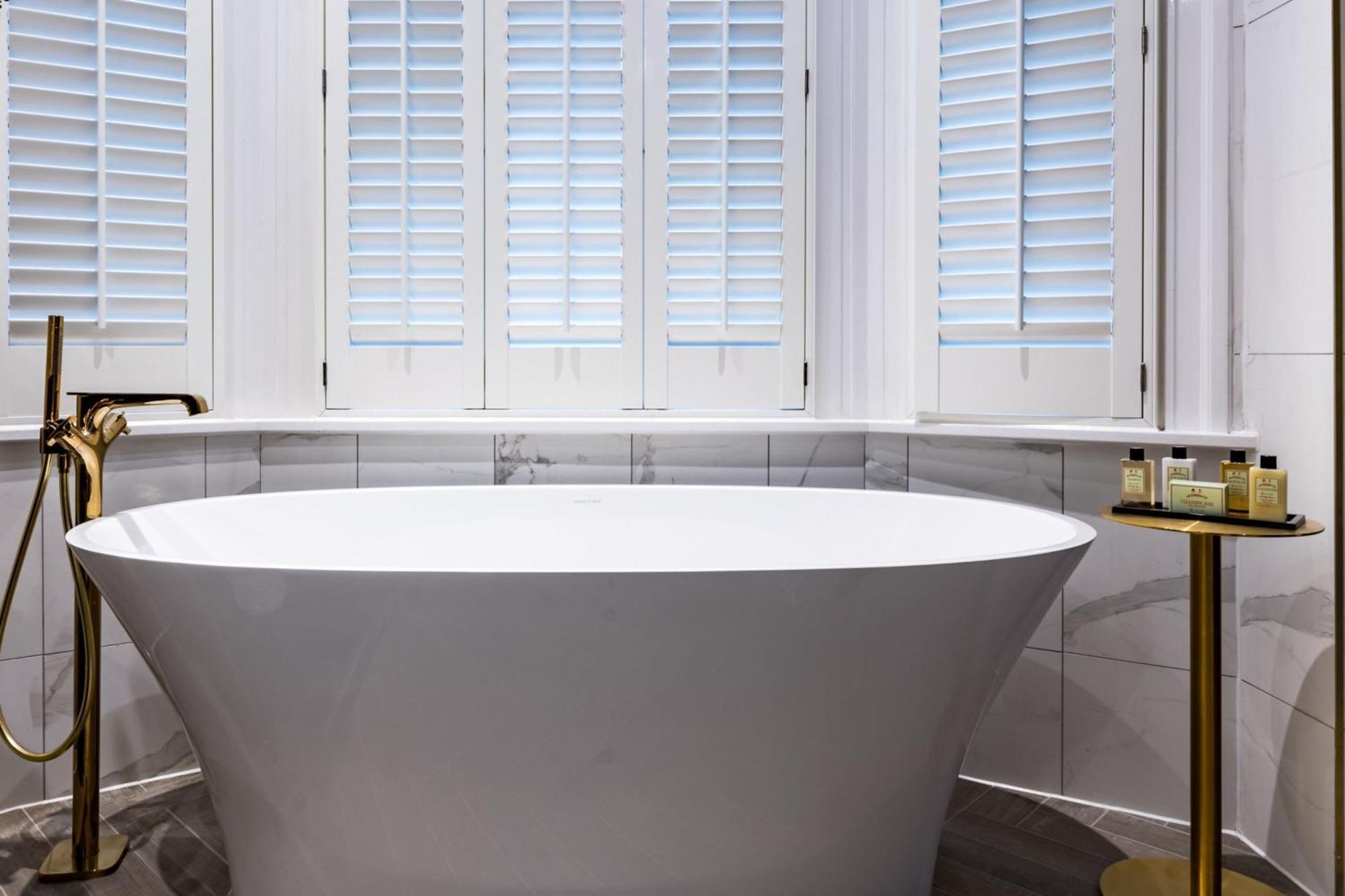 One-Bedroom King Suite with Balcony - Norfolk,1627249552:JPEG