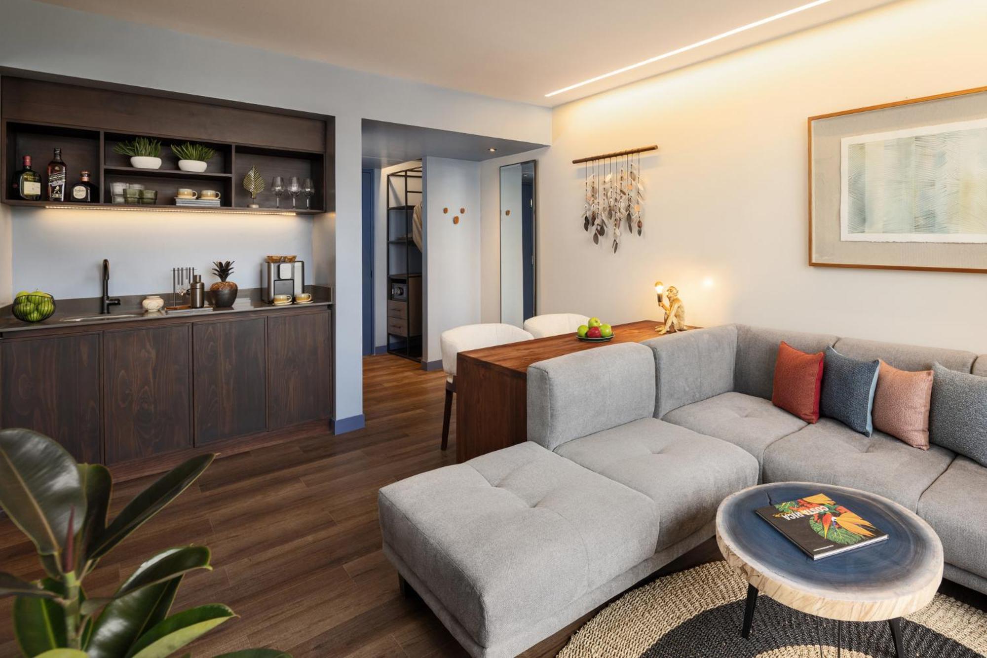 King Suite - High Floor,1629398229:JPEG