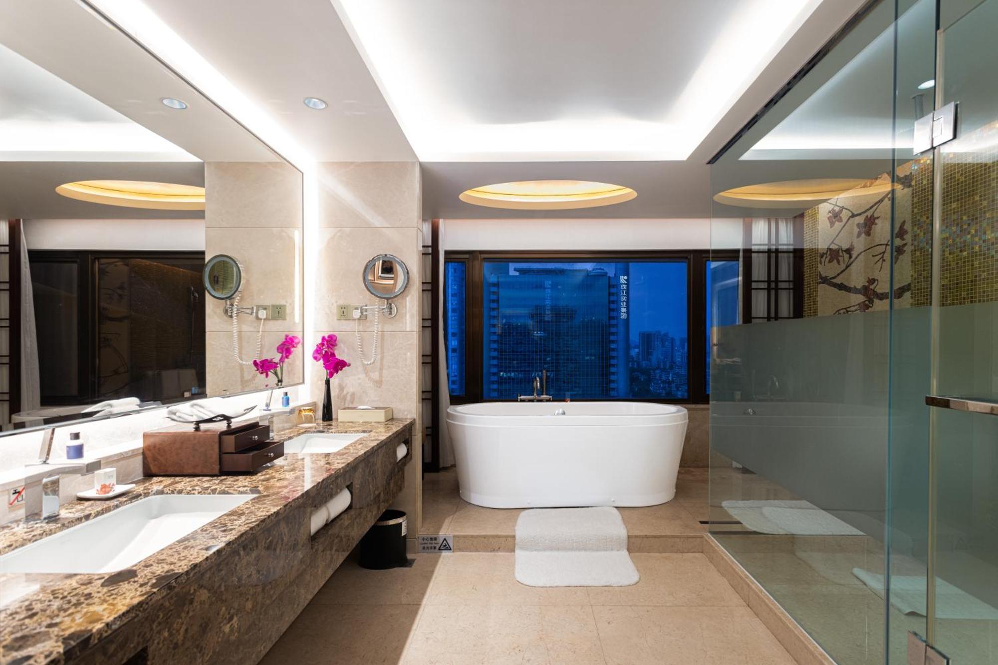 Garden Executive Suite with Twin Bed