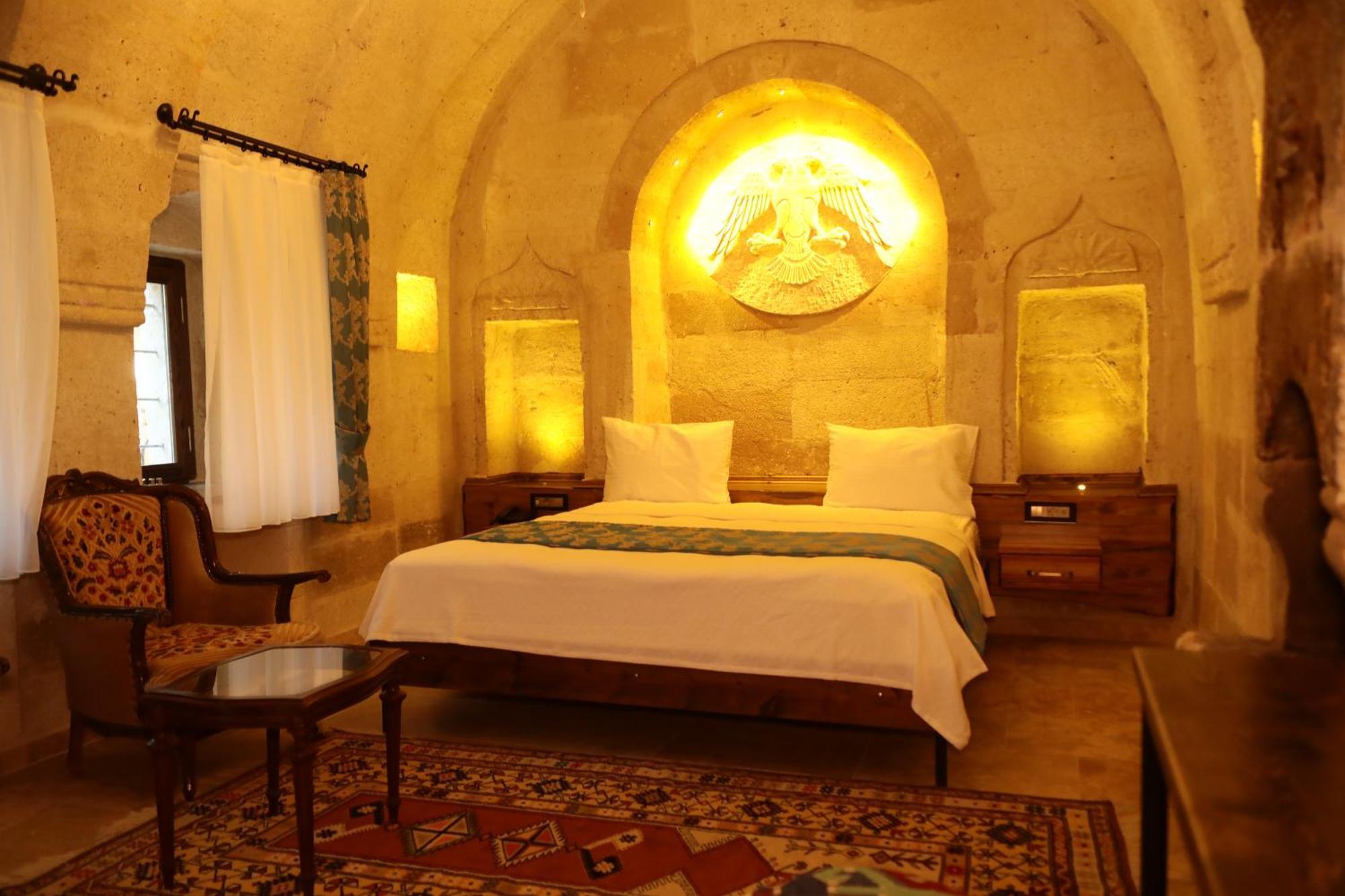 Deluxe Arch Room