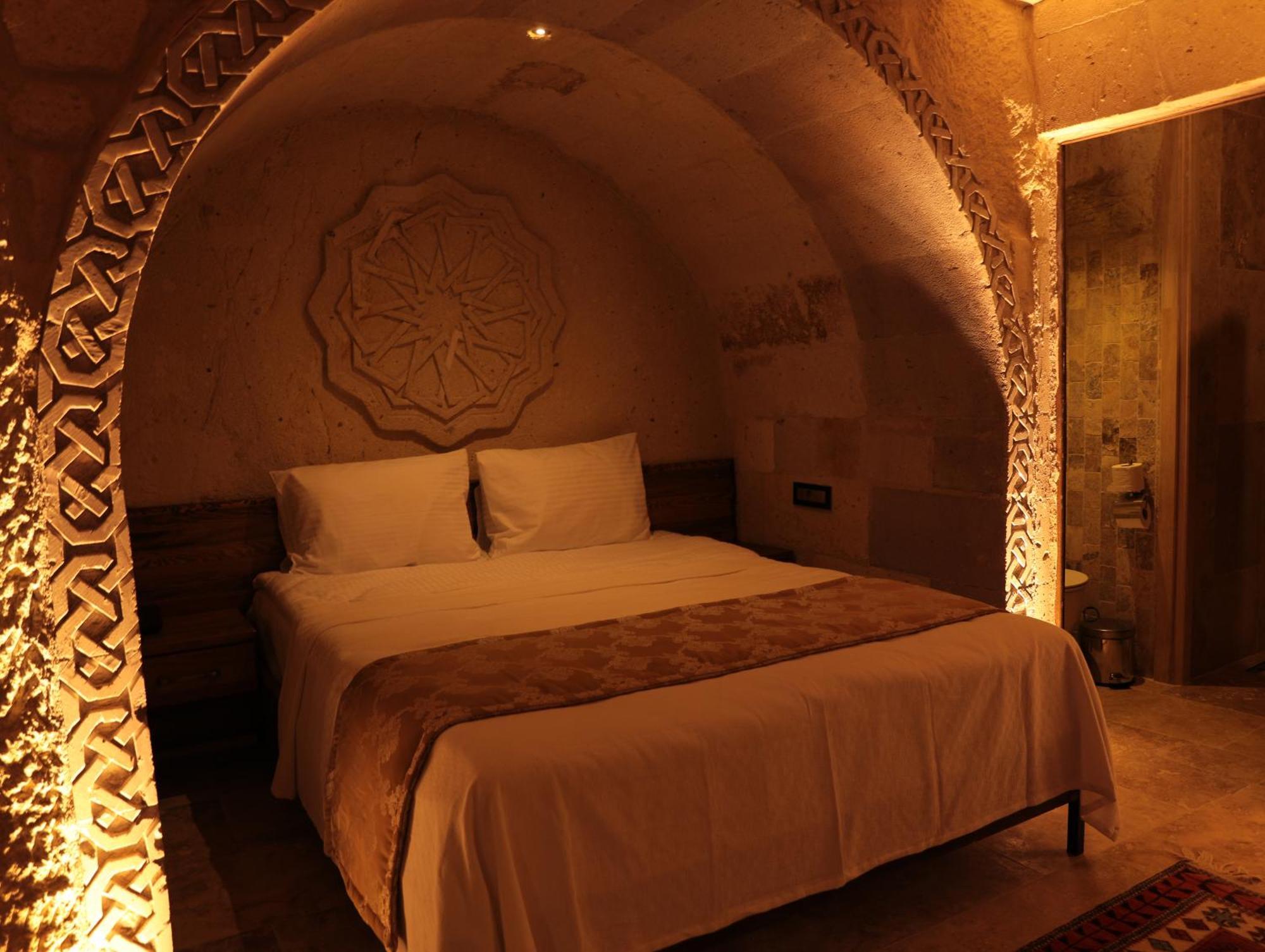 Comfort Cave Room