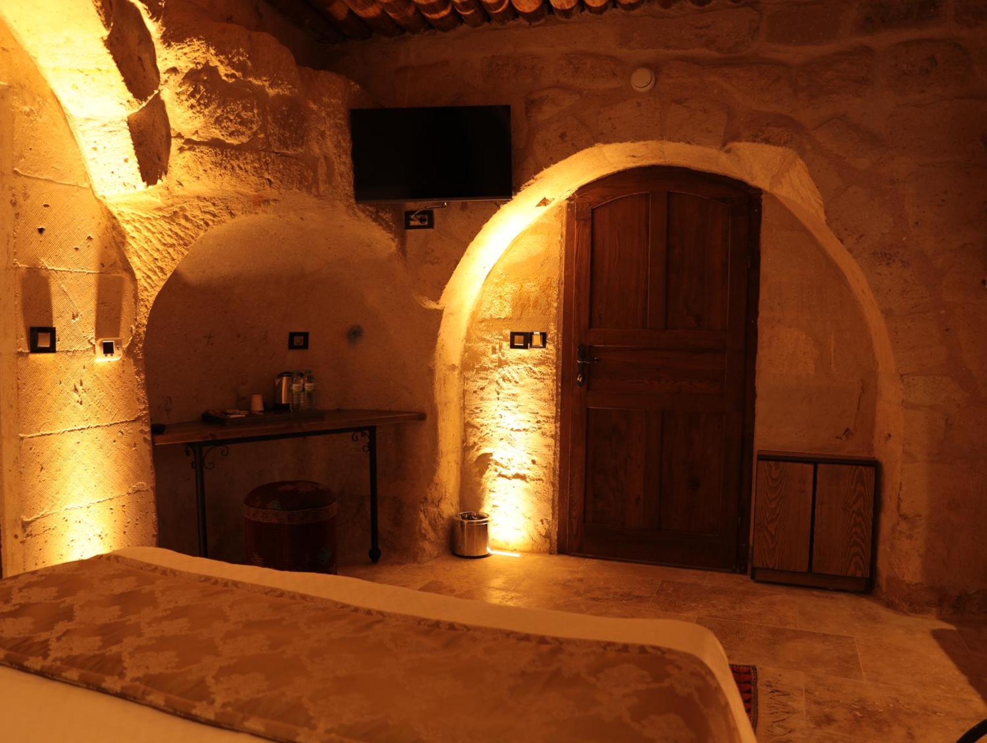 Comfort Cave Room