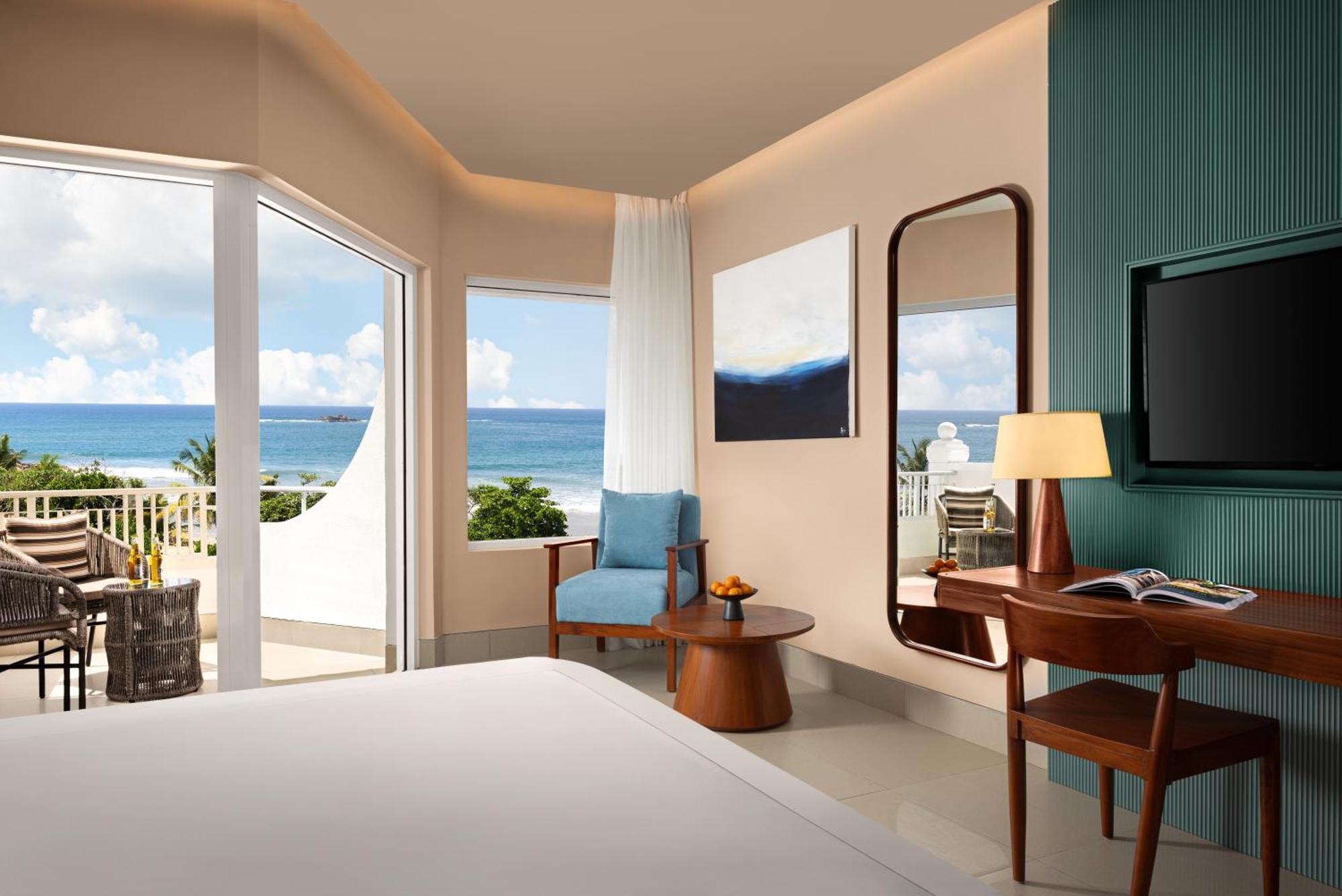Superior Sea View King Bed Room