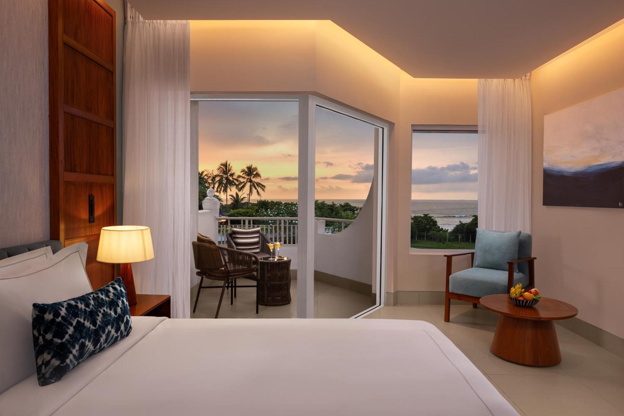 Superior Sea View King Bed Room
