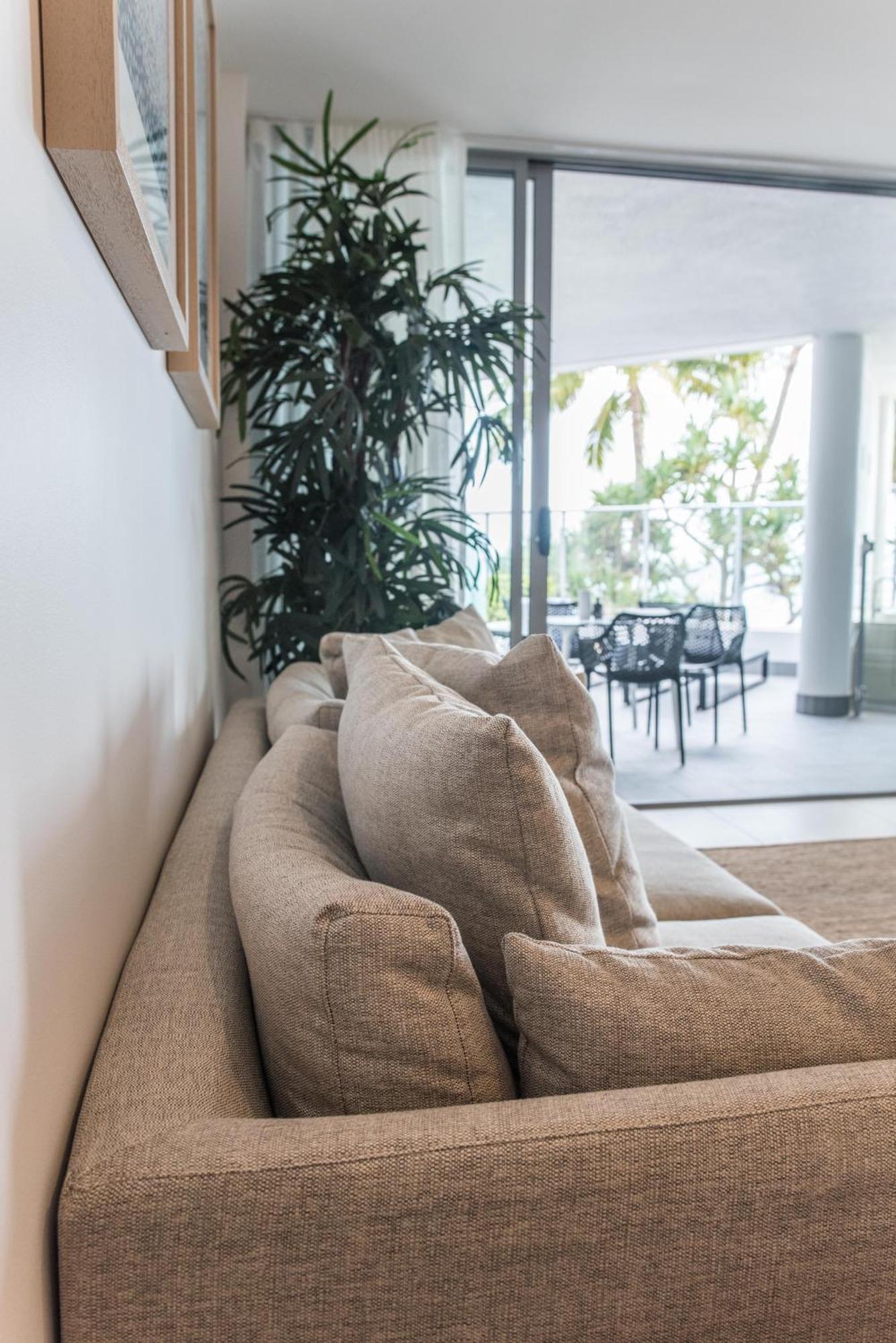 One-Bedroom Beachfront Apartment Spa Bath
