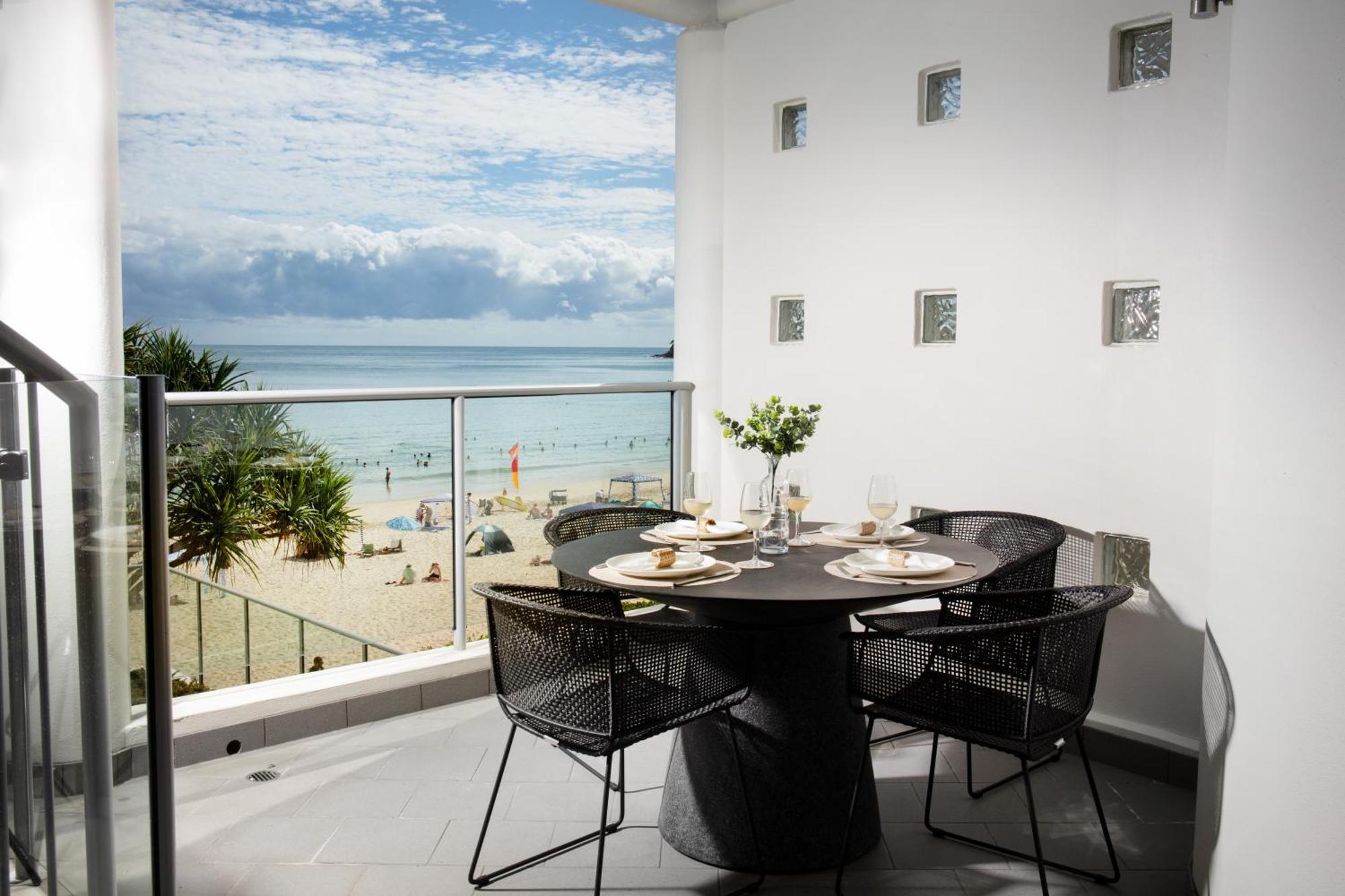 Beachfront Penthouse Studio Spa Bath