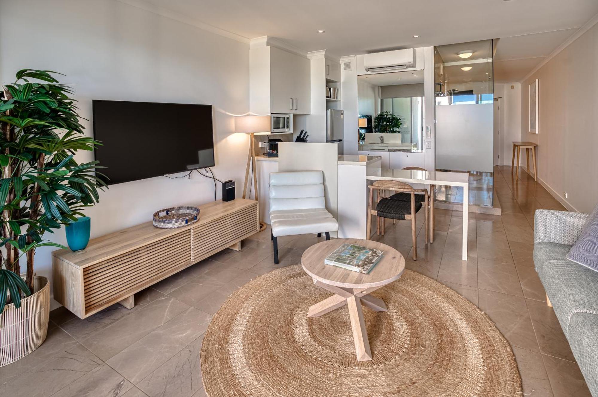 Beachfront Penthouse Studio Spa Bath