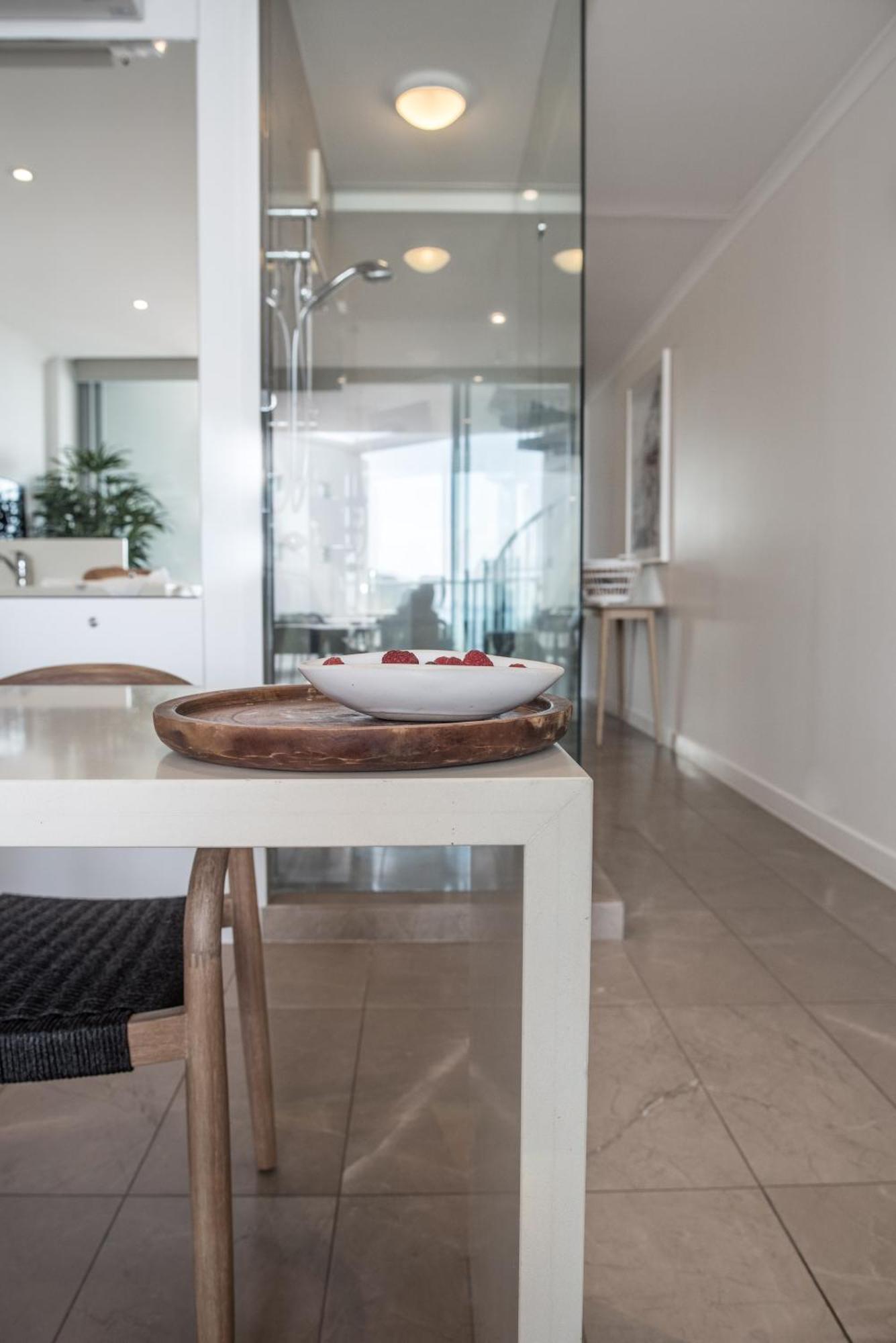 Beachfront Penthouse Studio Spa Bath
