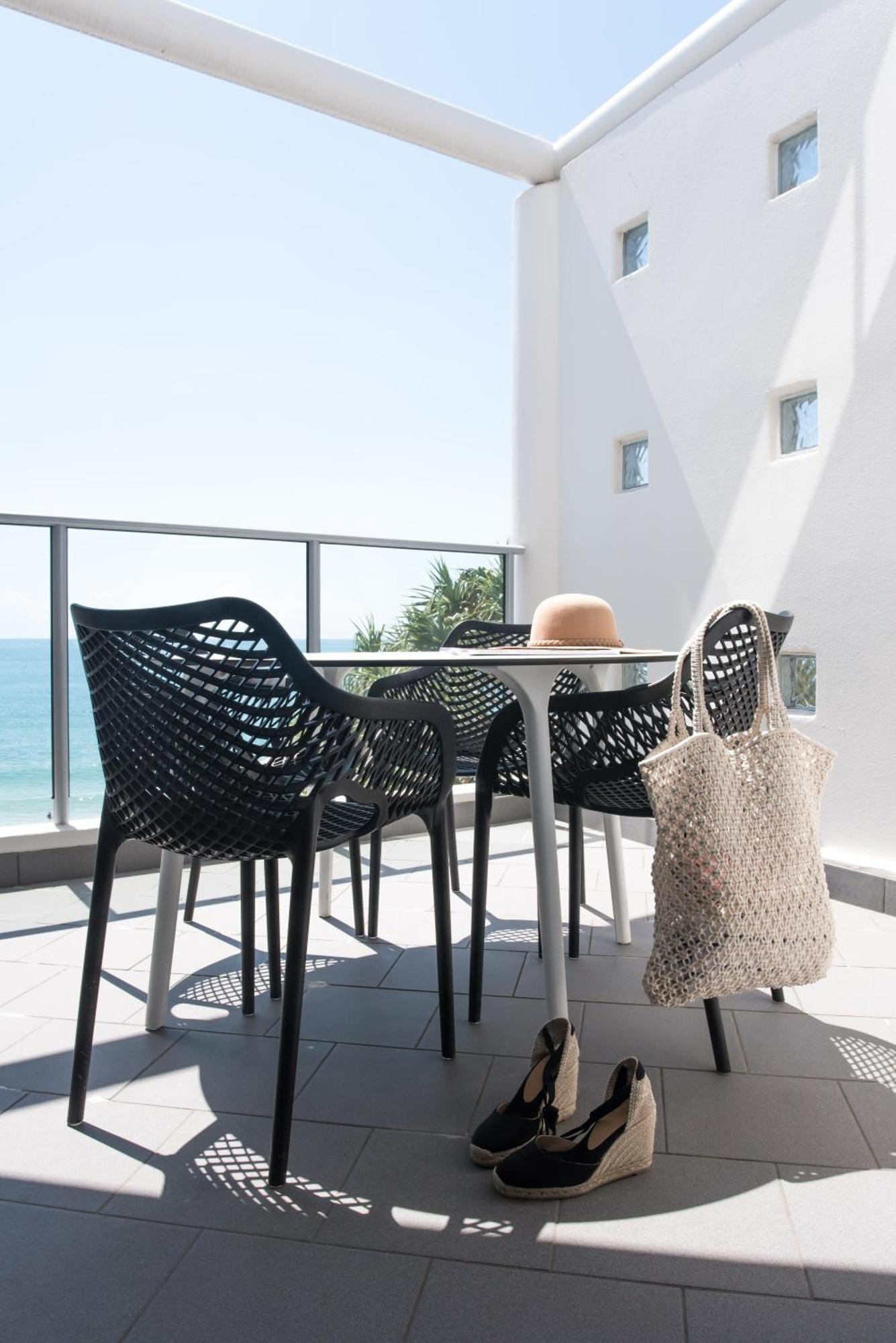 Beachfront Penthouse Studio Spa Bath