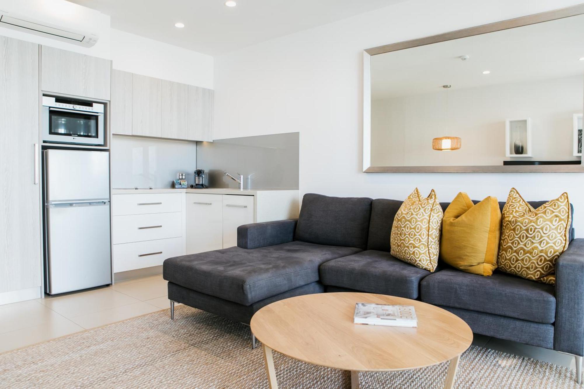 Beachfront Penthouse Studio Spa Bath