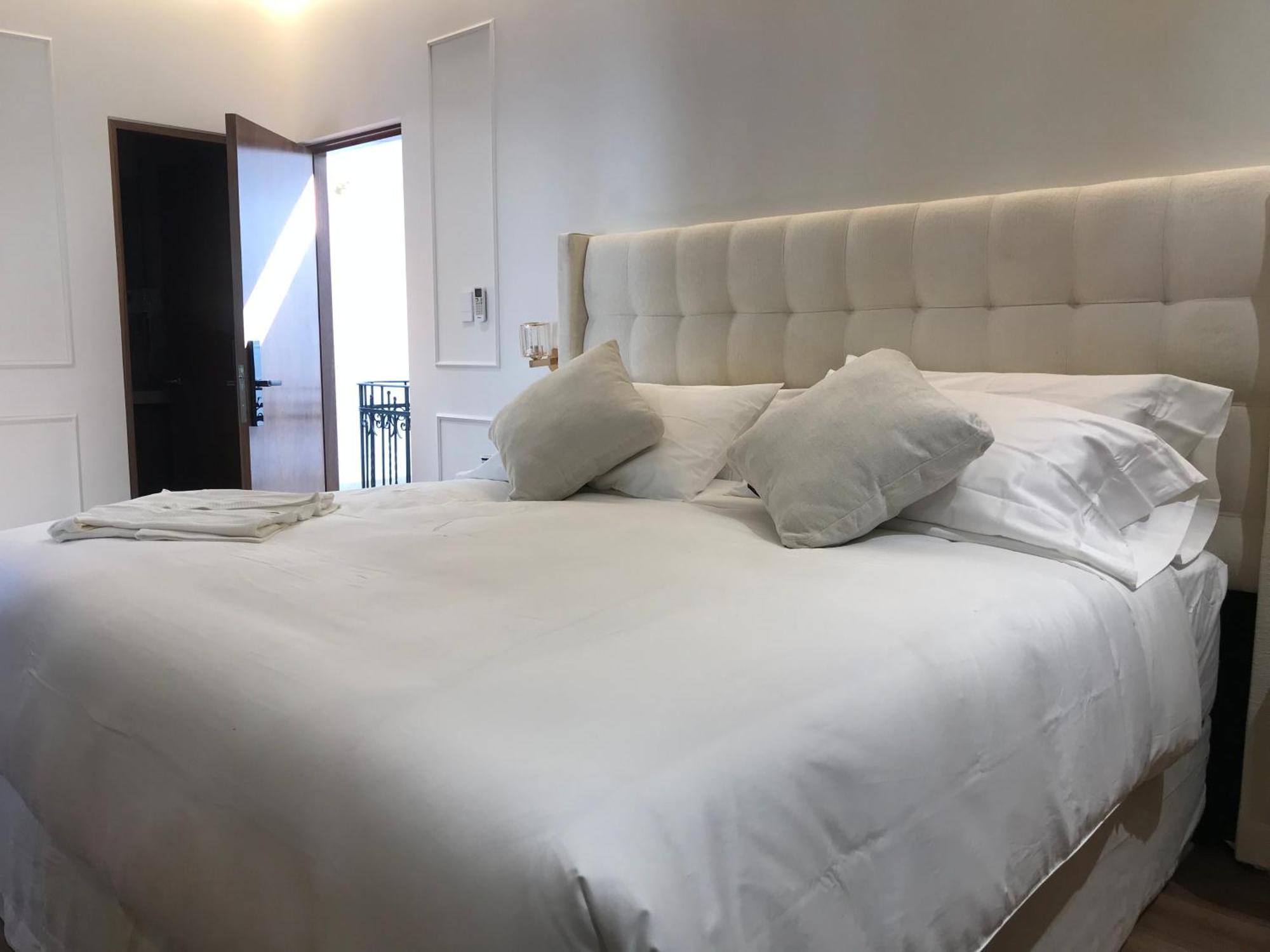 Deluxe Double Room Balcony,1629697659:JPEG