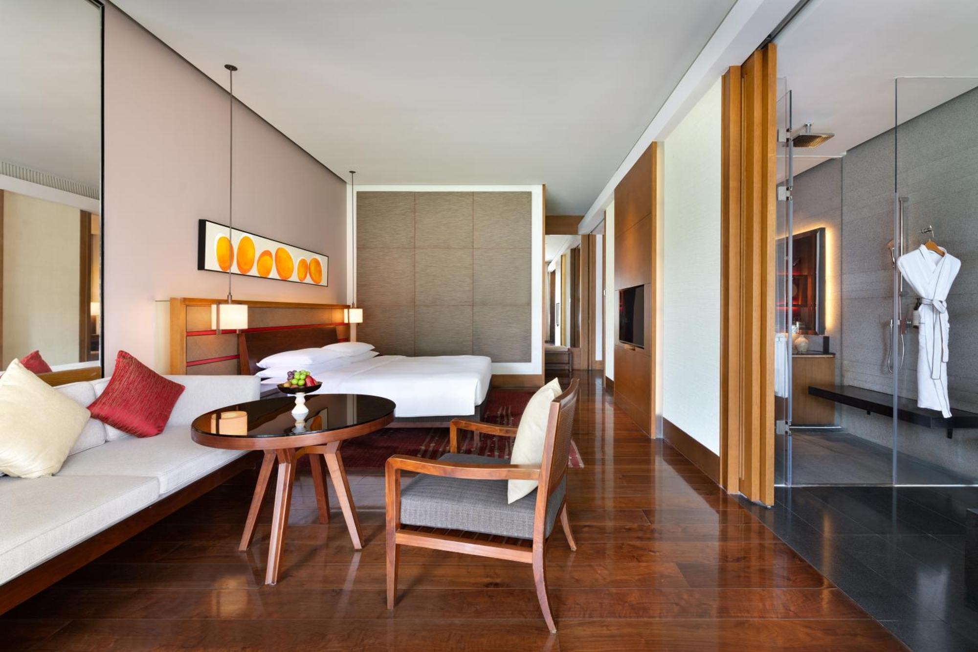 1 King Bed Ocean View