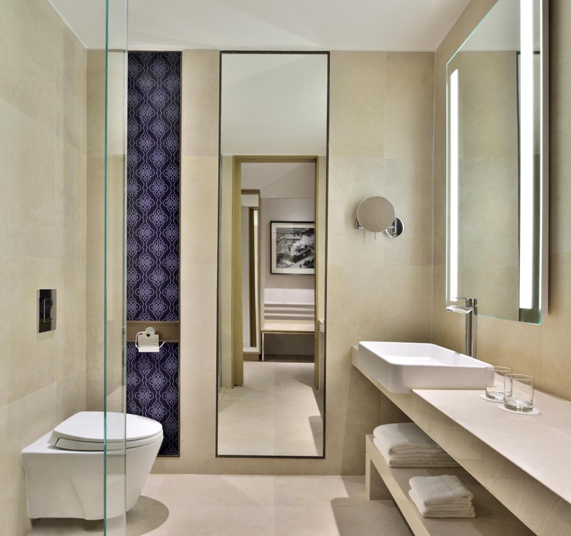 Executive Guest Room, 1 King, High floor,1629933627:JPEG
