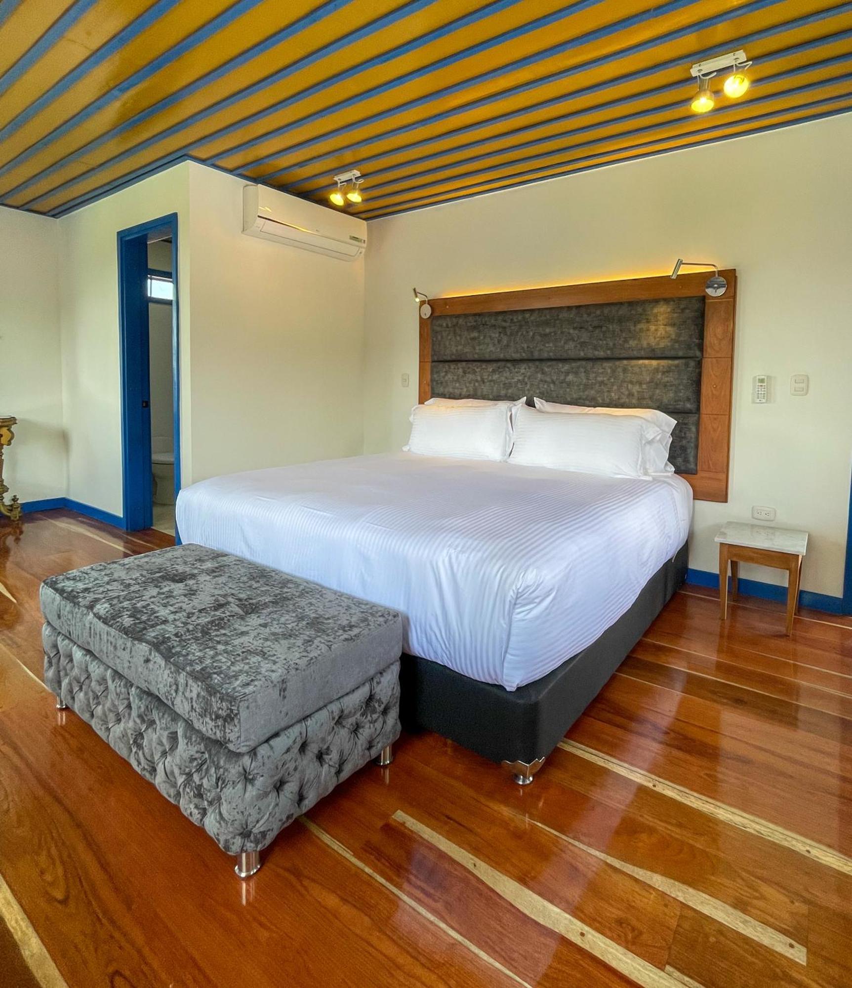Superior Queen Room