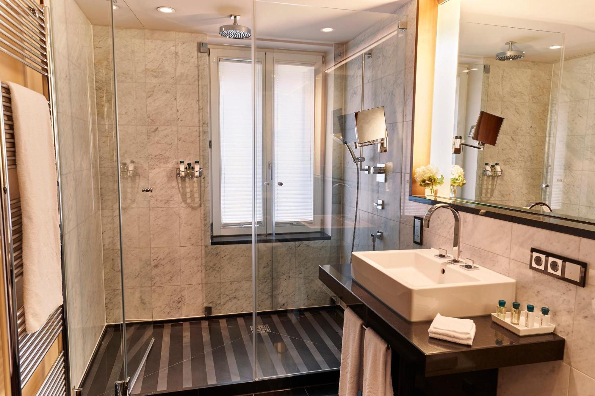 Signature Deluxe Room,1704823860:JPEG