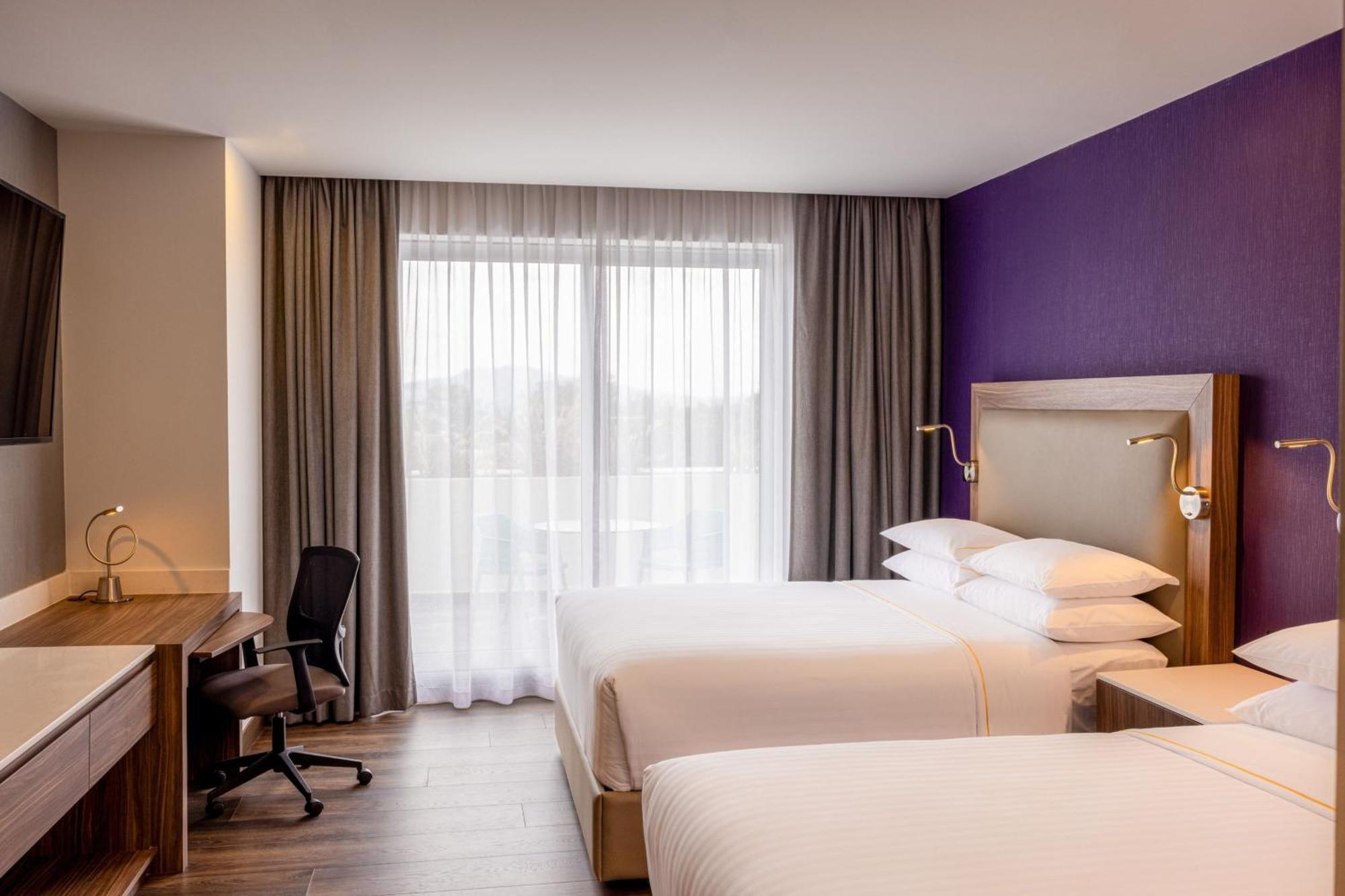Deluxe Queen Room Two Queen Beds Balcony City View