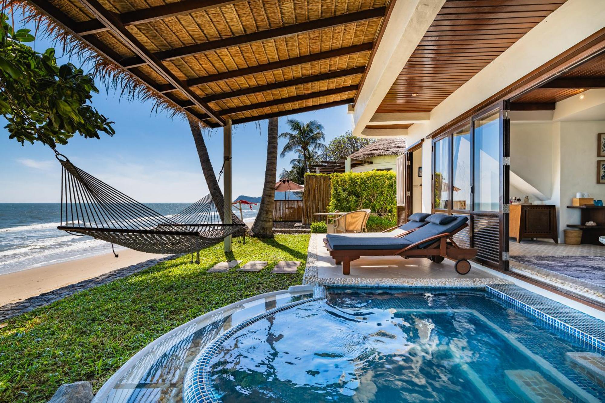 Beachfront Pool Suite,1631547544:JPEG