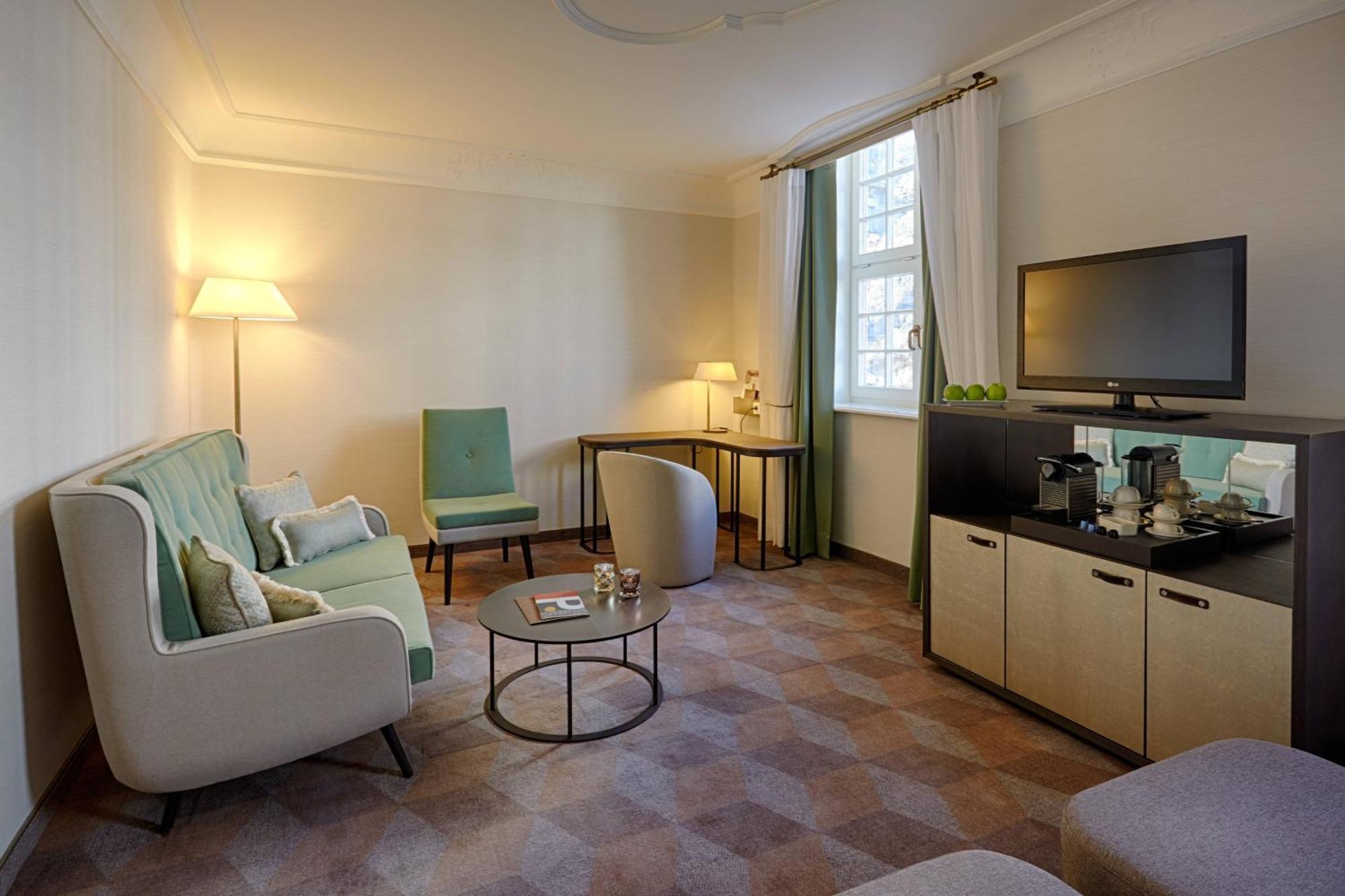 Superior Queen Room Larger Guest room 1 Queen