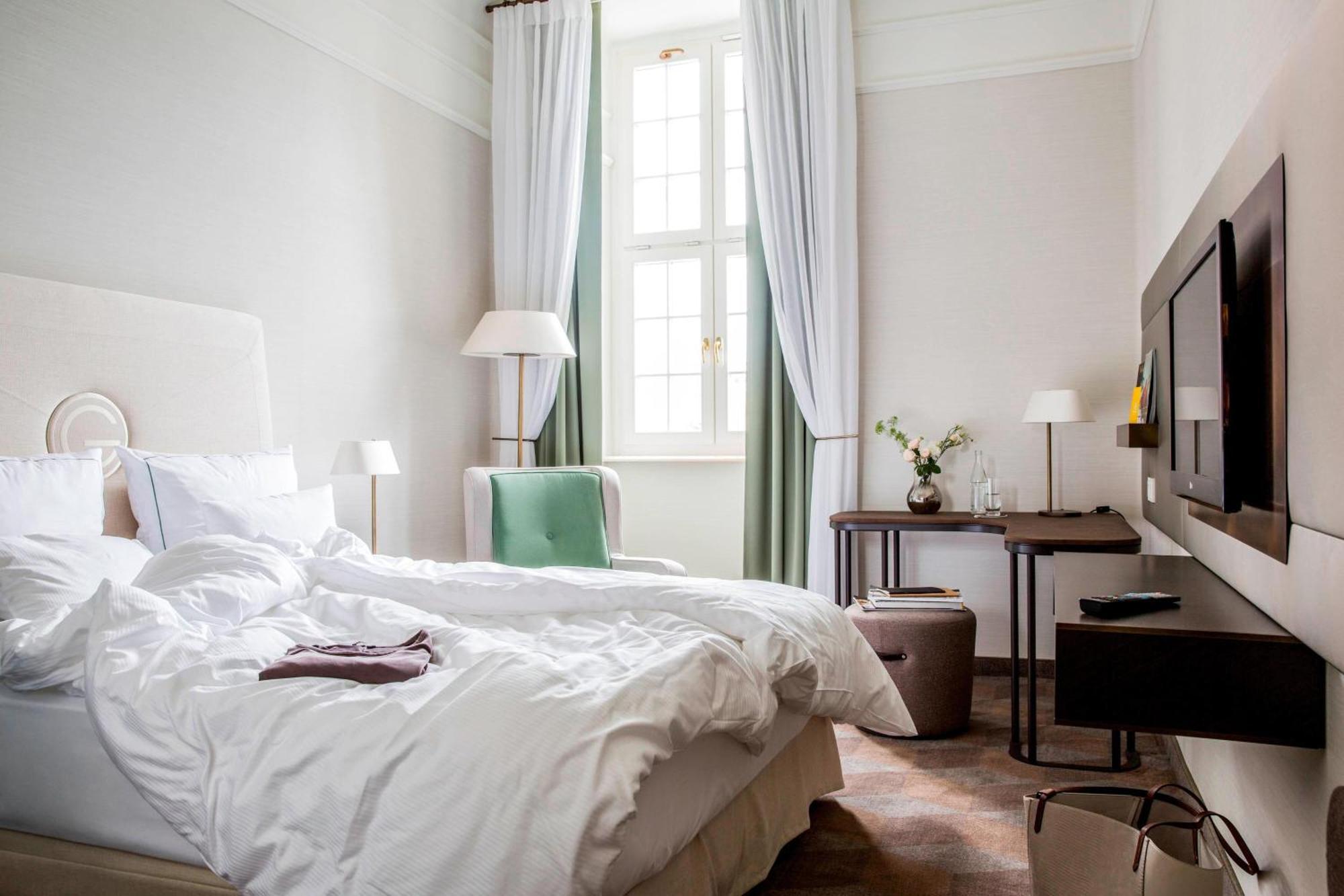 Classic Queen Room Guest room 1 Queen