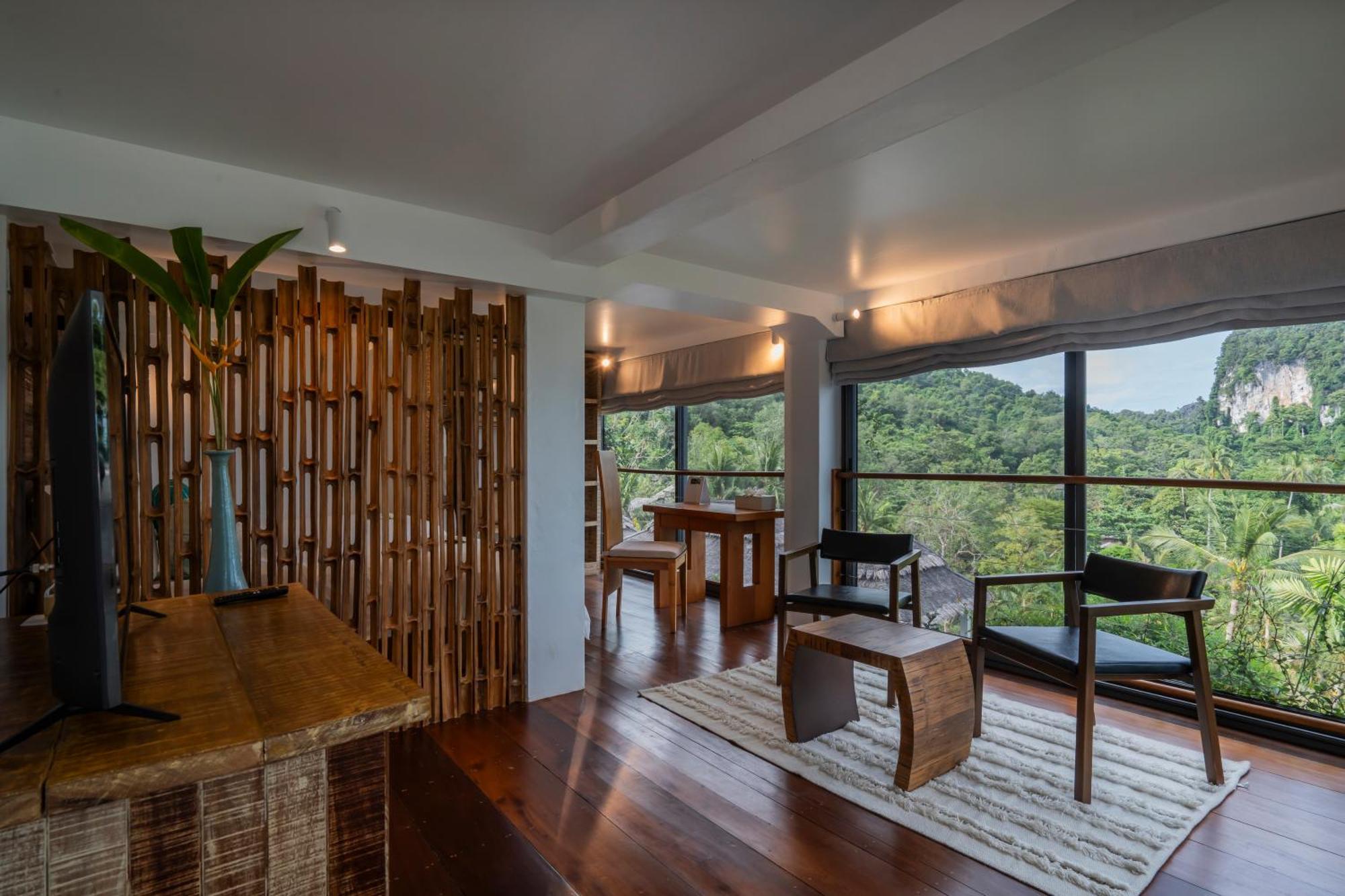 Hilltop Pool Villa