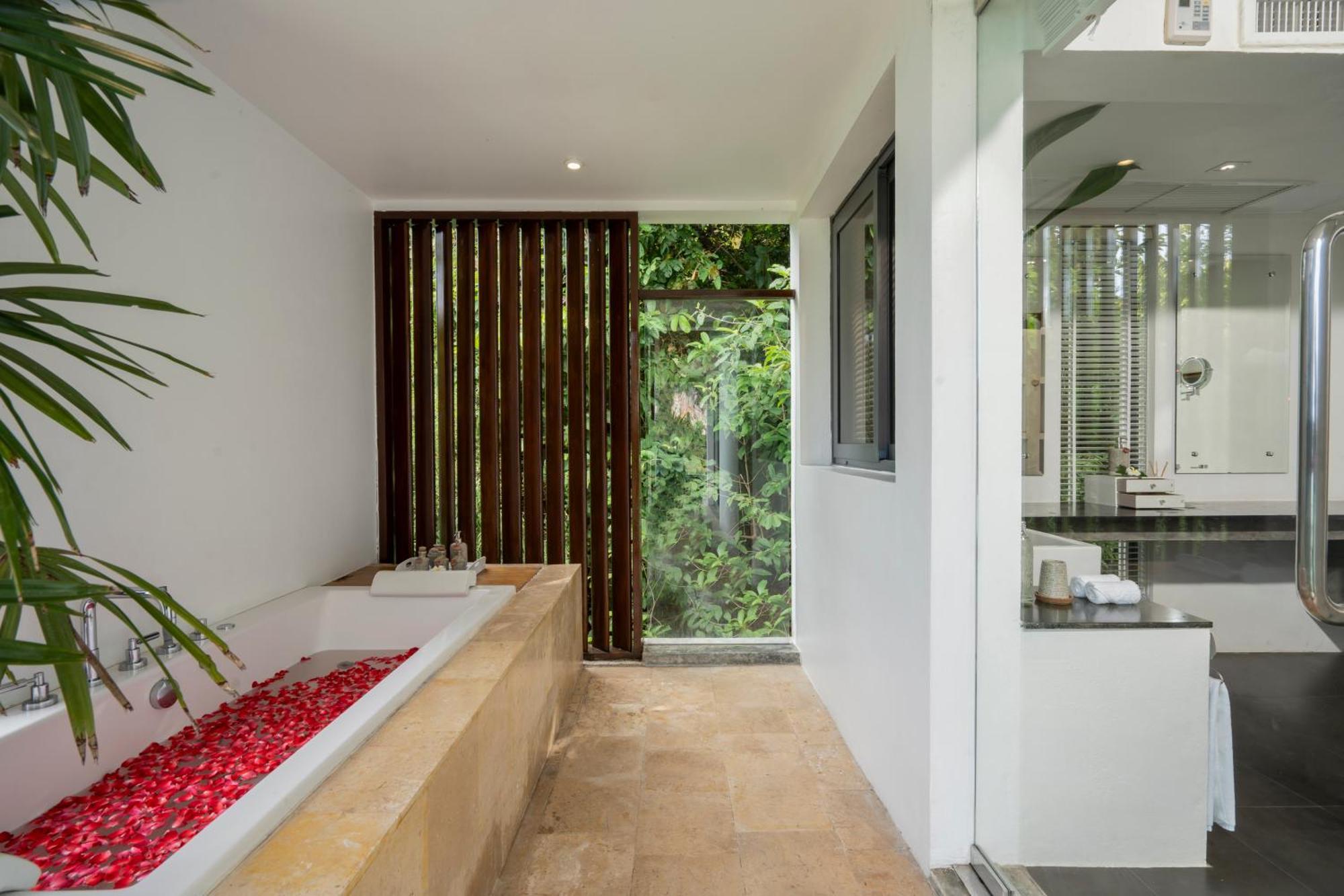 Hilltop Pool Villa