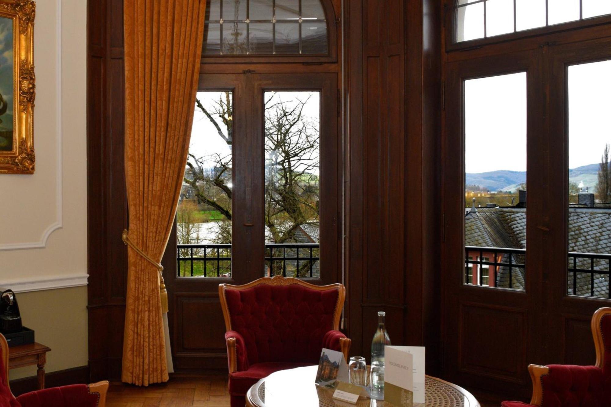One-Bedroom King Suite