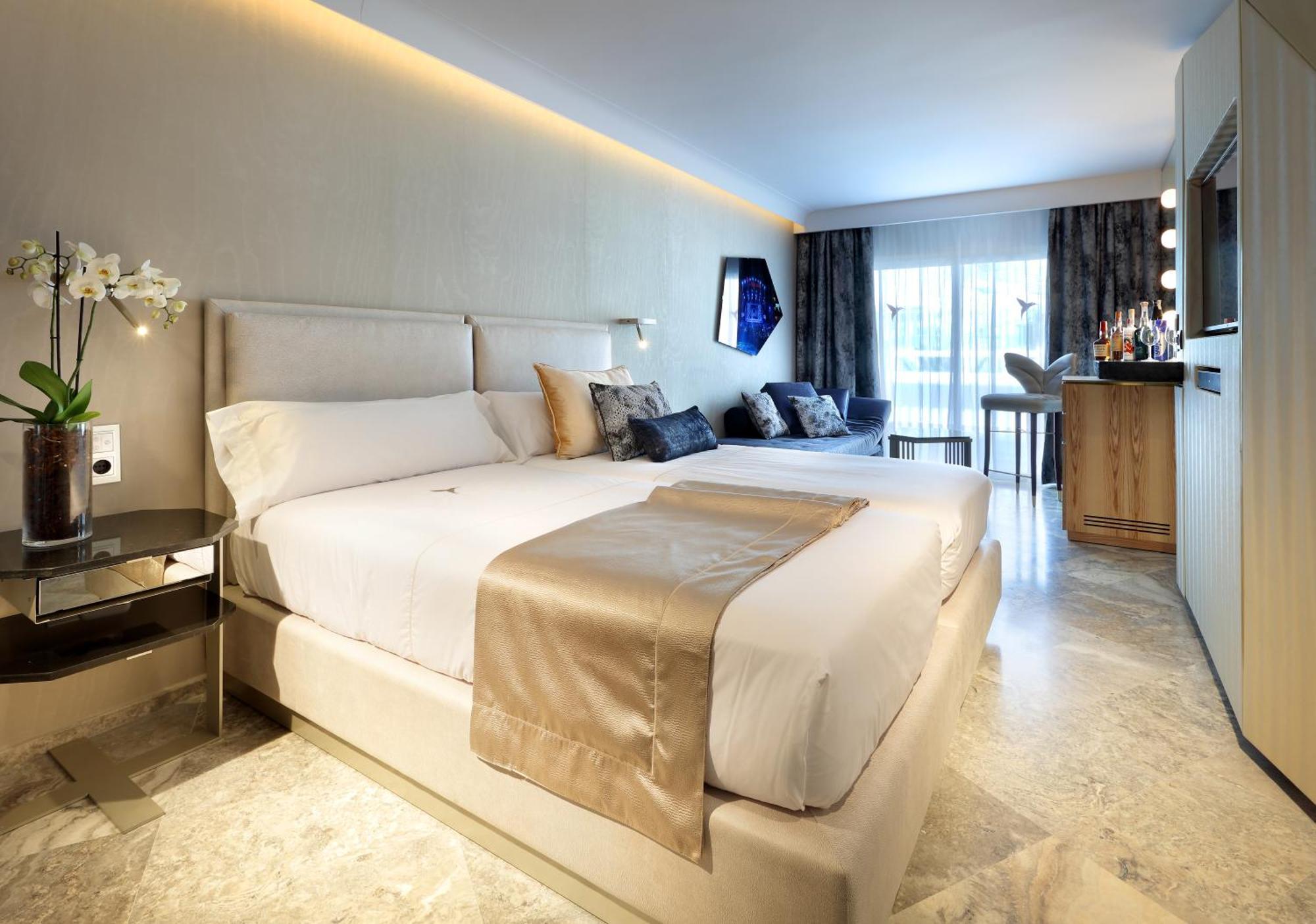 Superior Club - Entrance to Ushuaia Club Included,1632179341:JPEG