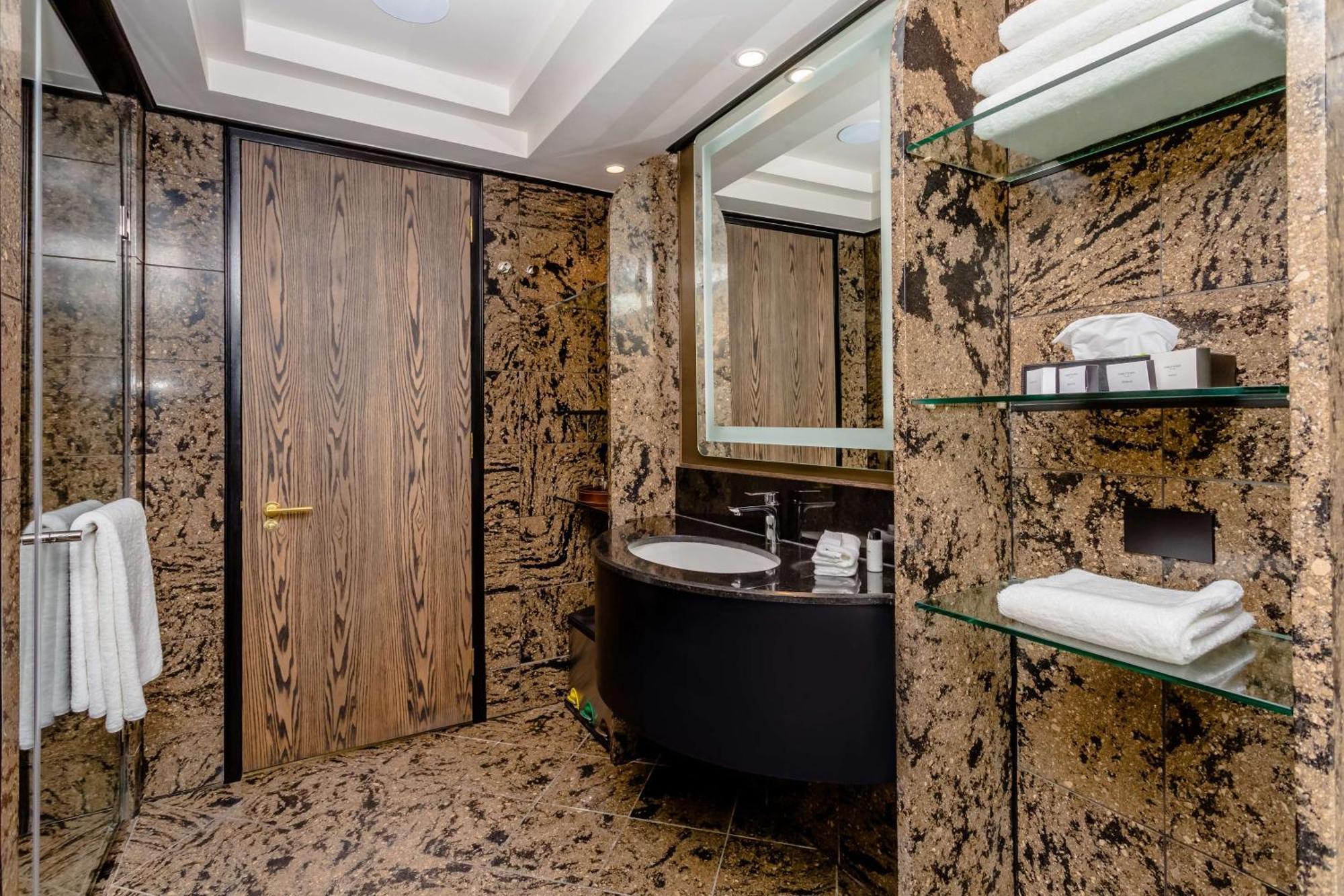 Sandton Towers Deluxe Twin Room