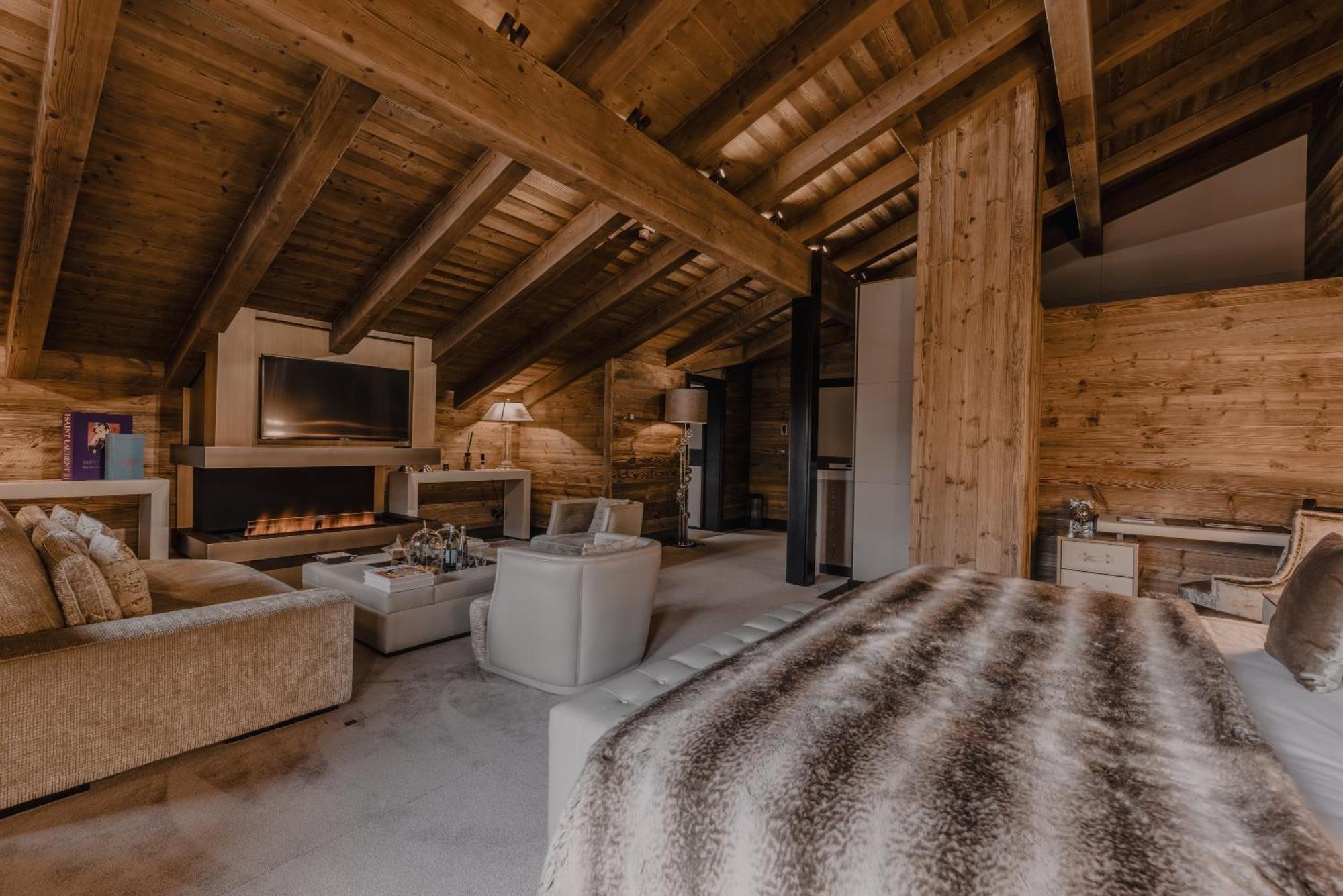 Signature Suite 1 Bedroom & Living room