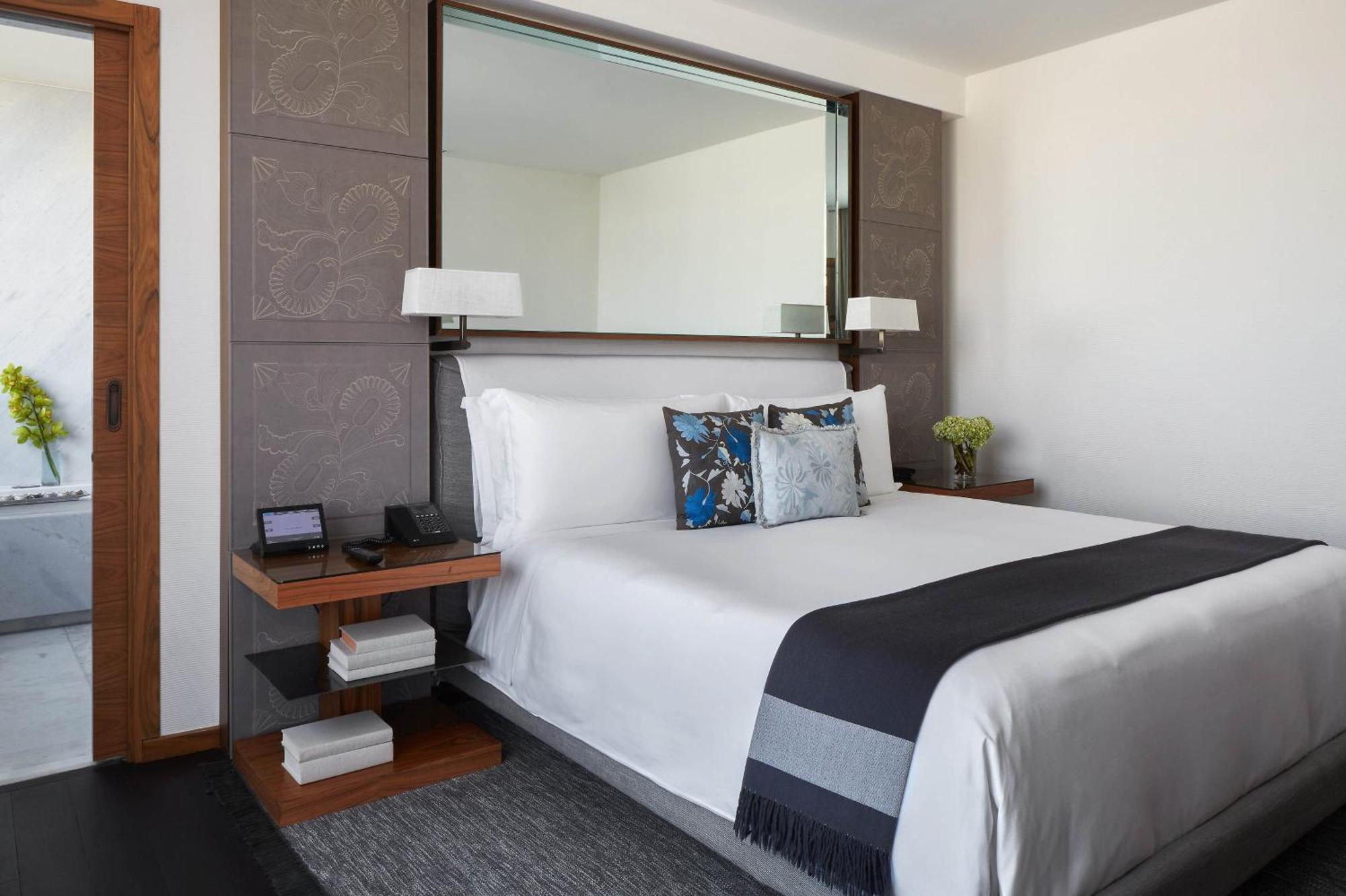 Master Masaryk 1 Bedroom Suite 1 King Balcony,1633003020:JPEG