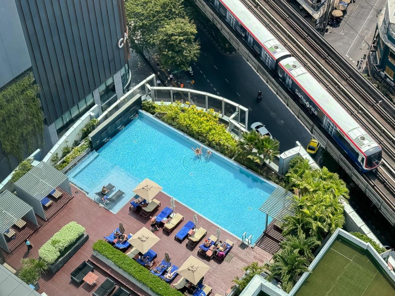Deluxe Room Pool View,1656203153:JPEG