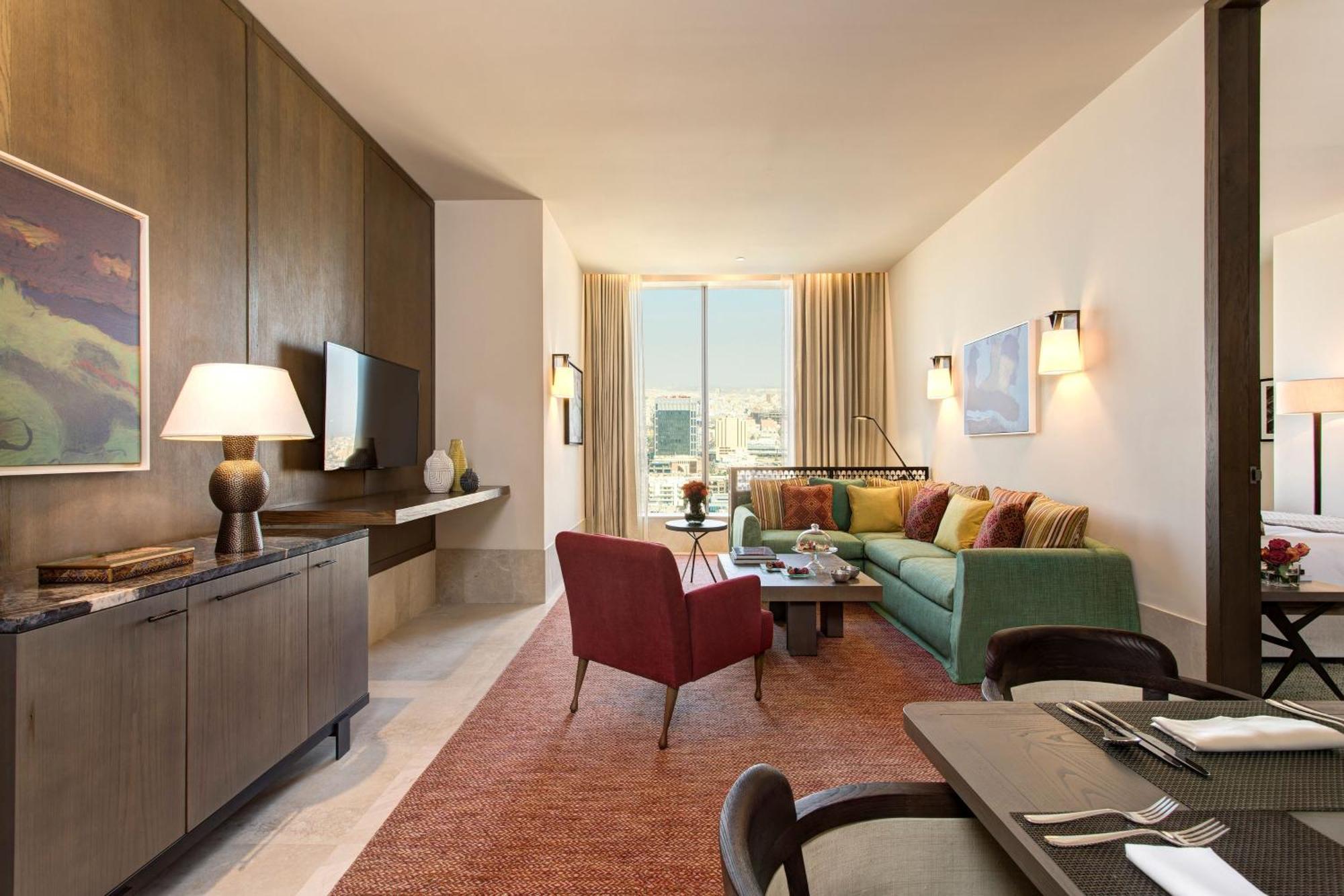 Junior Suite, 1 King, City view,1633022557:JPEG