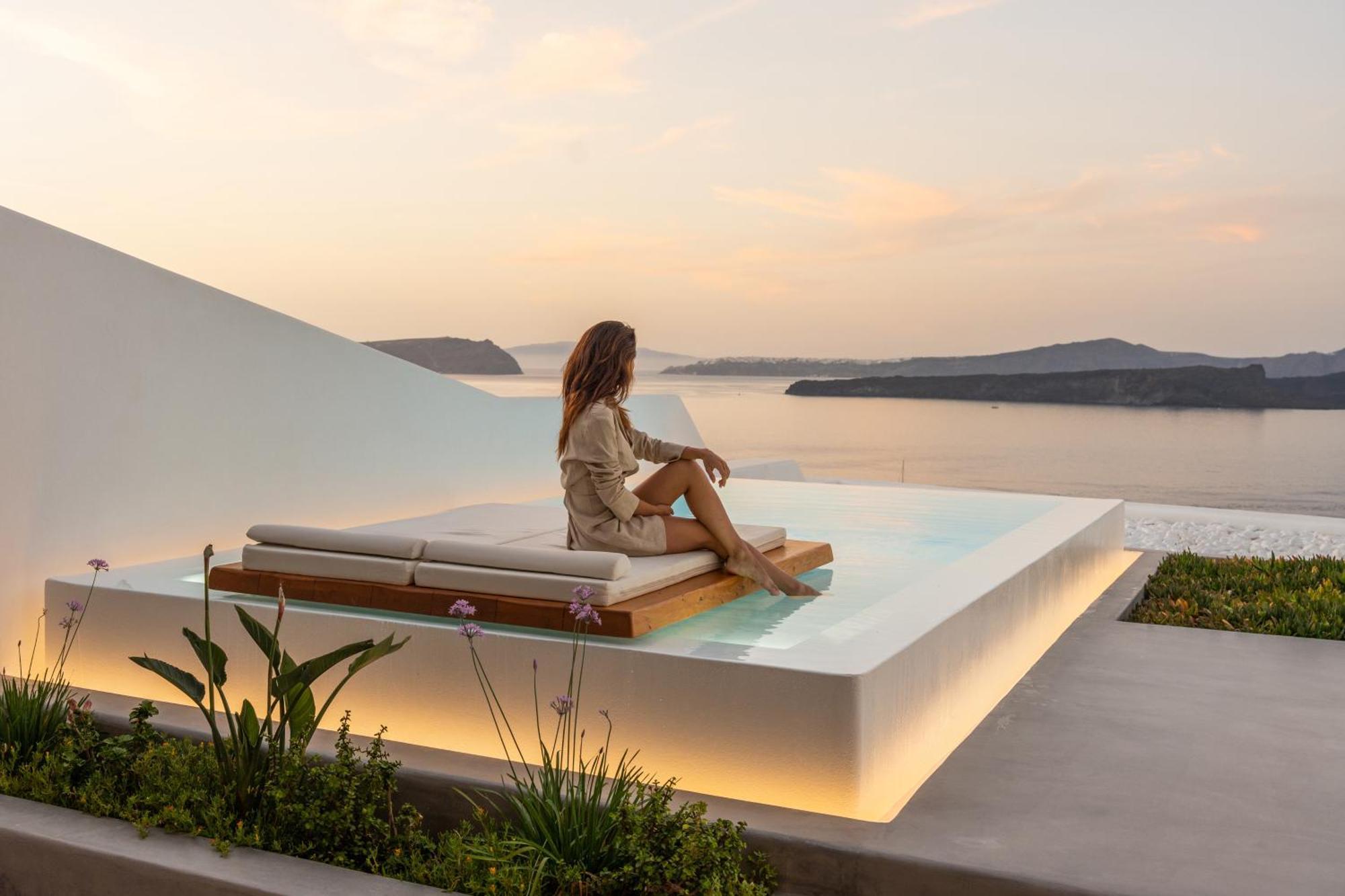 Signature Suite Absolute-Infinity Heated Private Pool