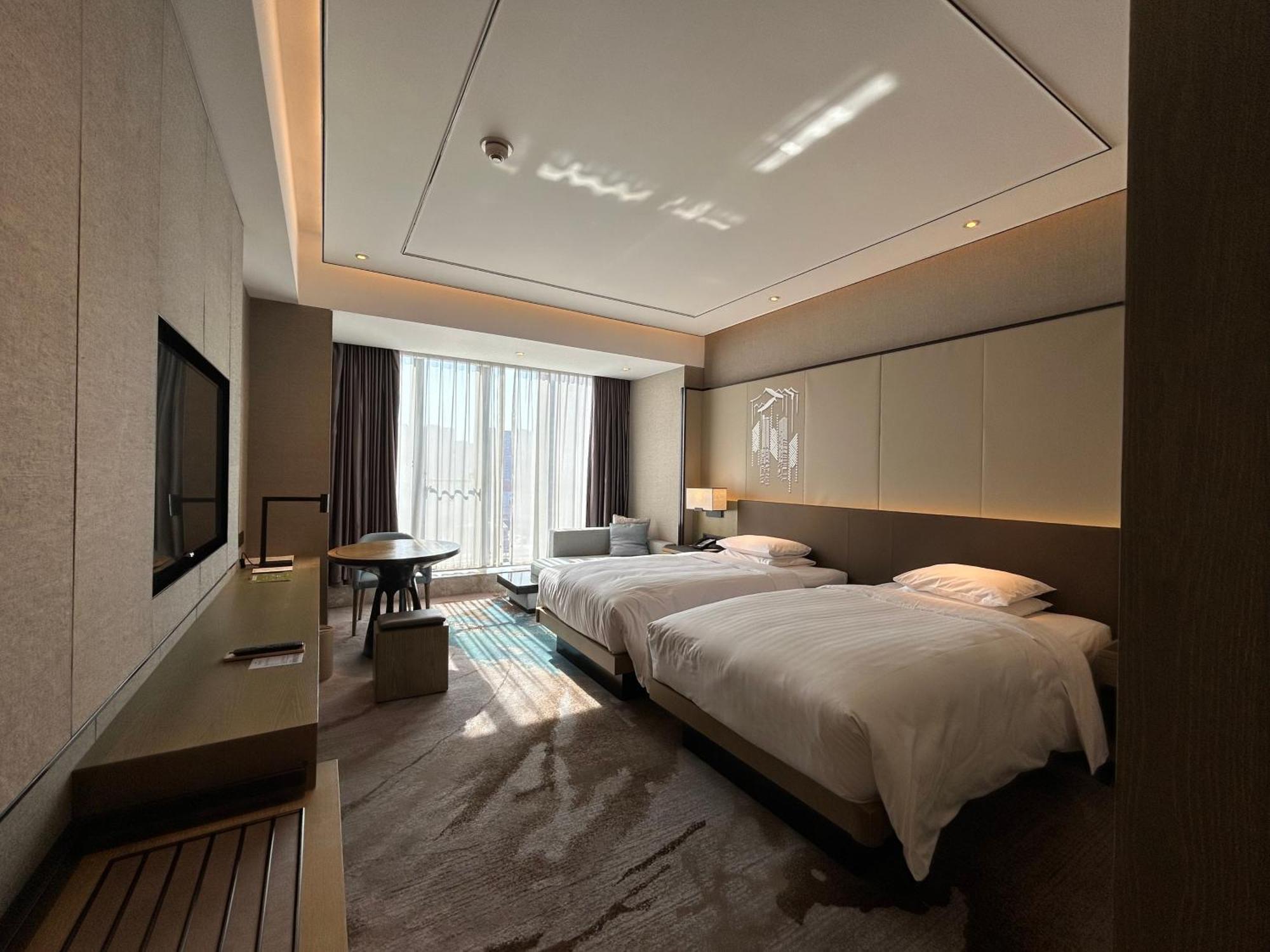 Guest Room Two Twin Beds high Floor