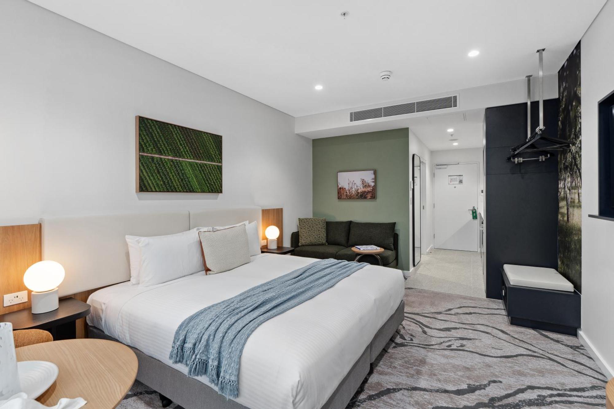 Executive Veriu Suite