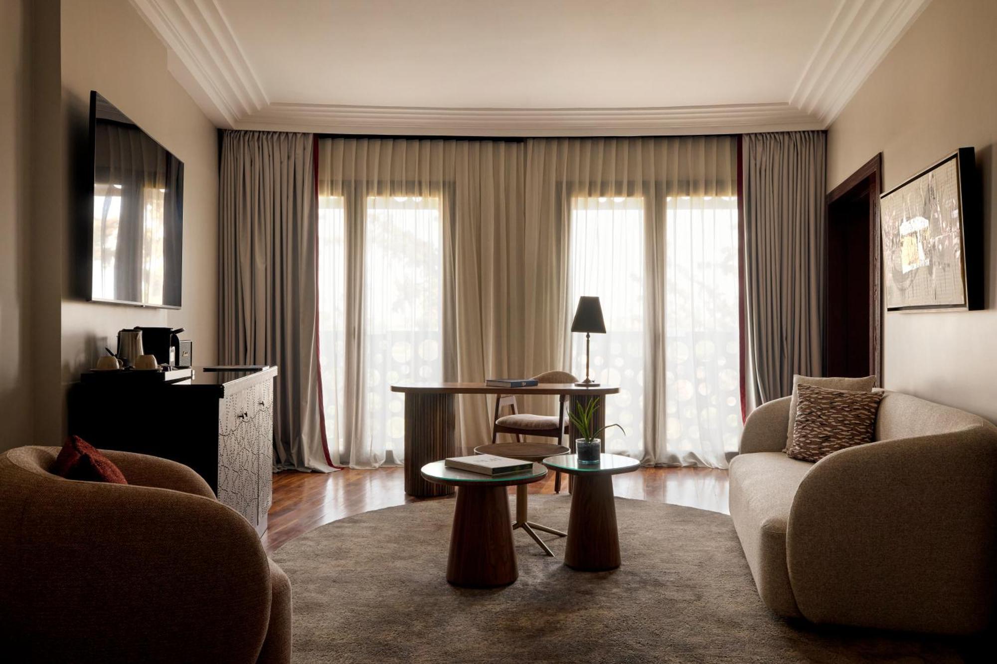 Deluxe 1 Bedroom Suite