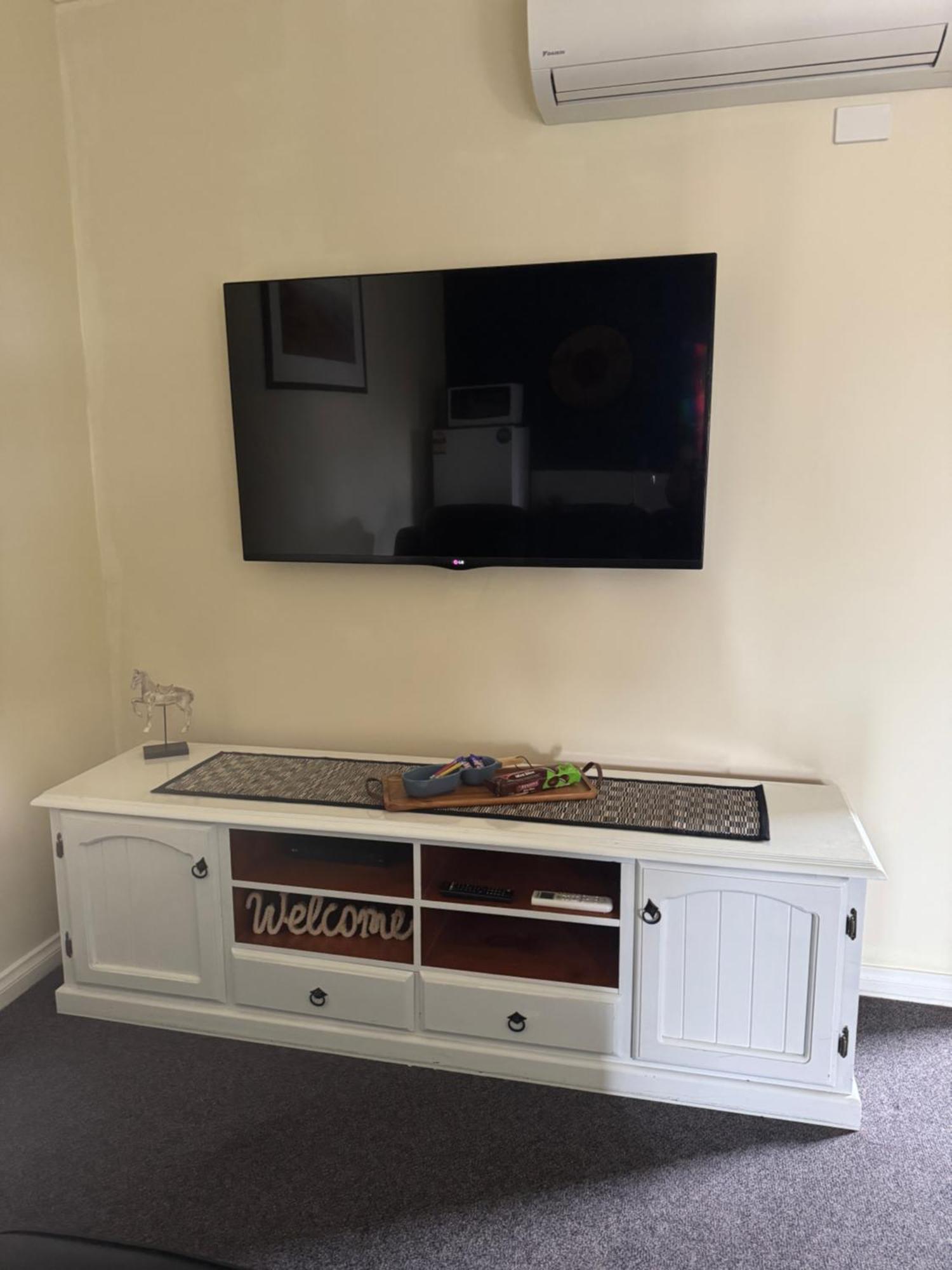 Studio Unit 6A